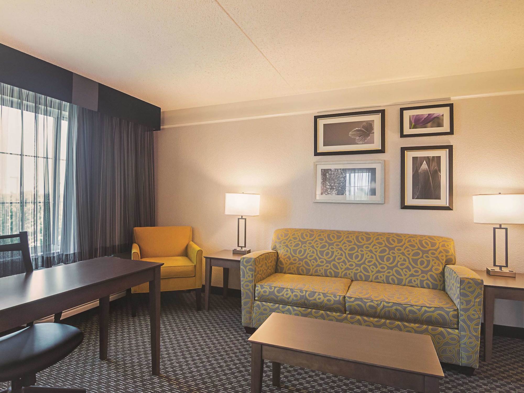 La Quinta Inn & Suites by Wyndham Oklahoma City - NW Expwy
