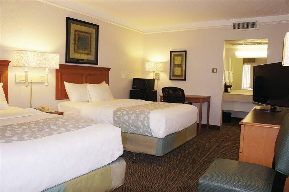 La Quinta Inn & Suites by Wyndham Oklahoma City Airport