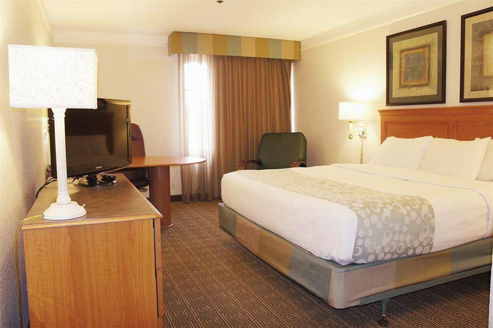 La Quinta Inn & Suites by Wyndham Oklahoma City Airport