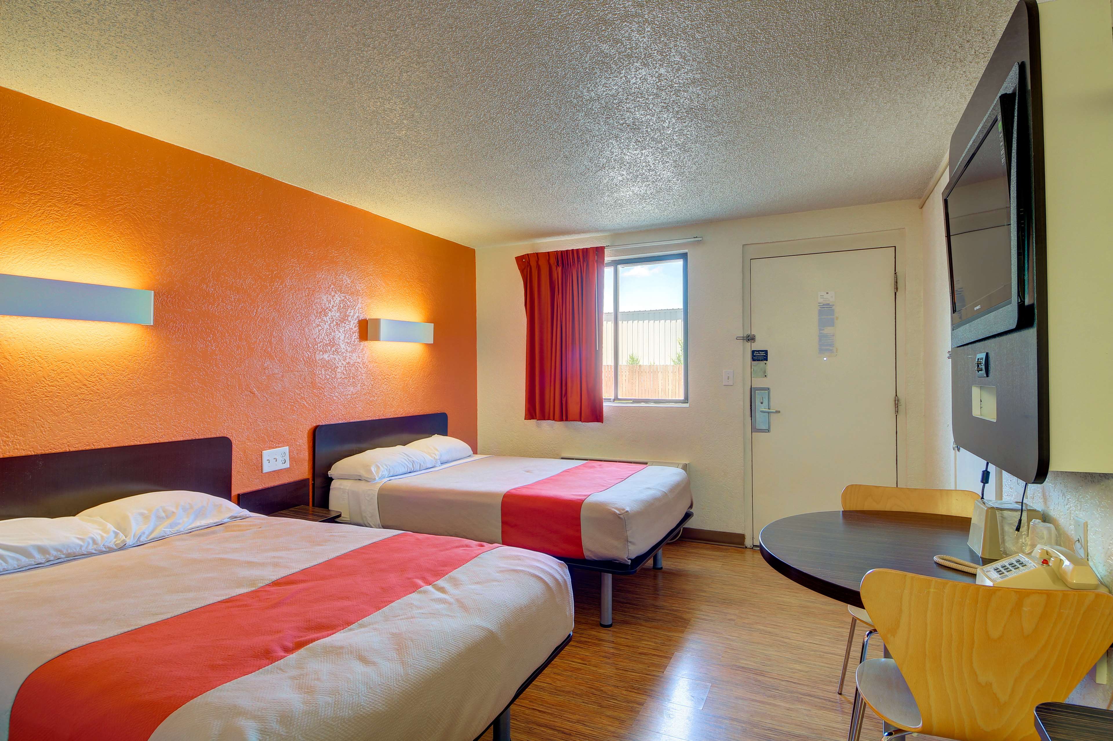 Economy Hotel Plus
