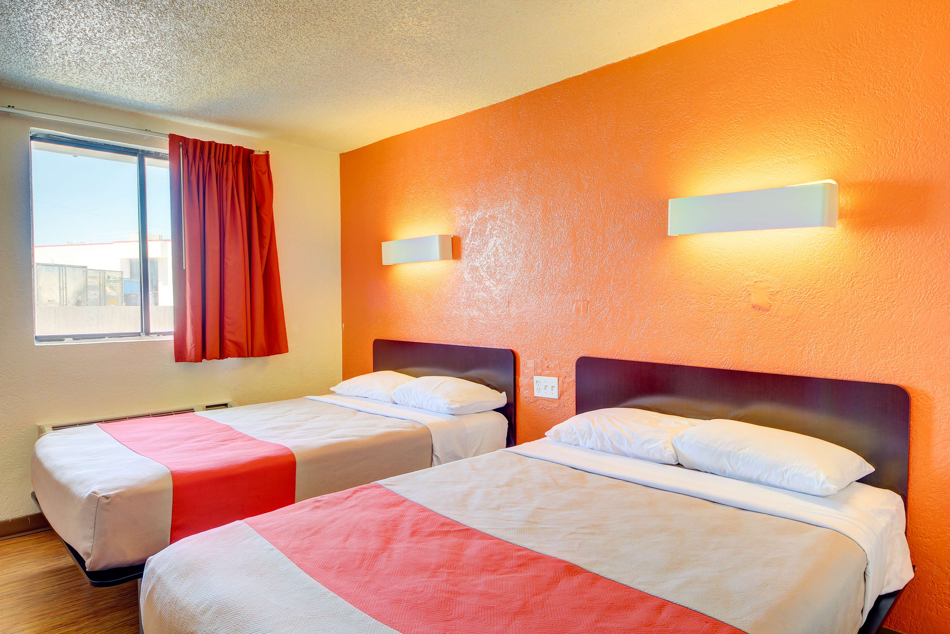 Economy Hotel Plus
