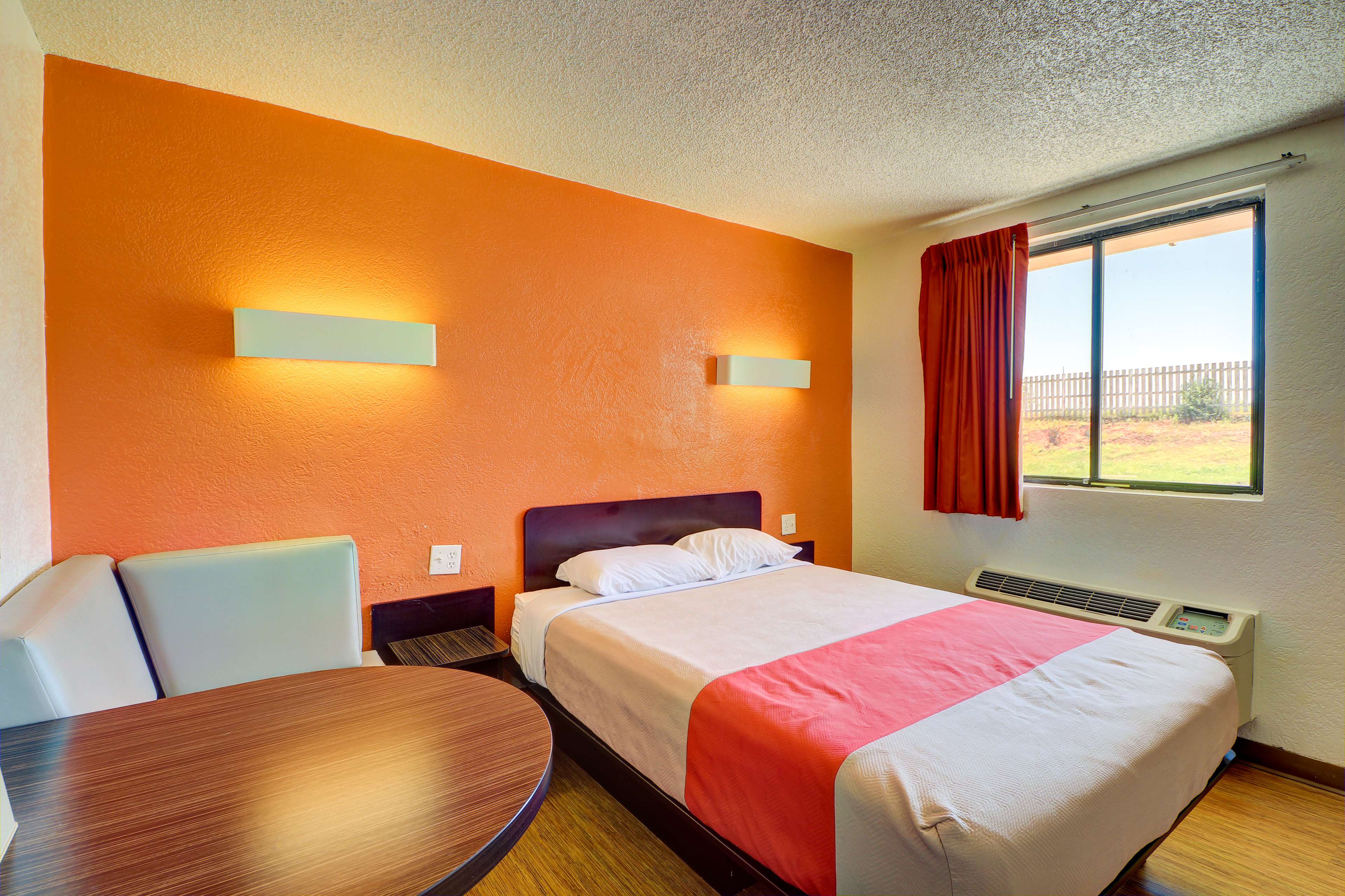 Economy Hotel Plus