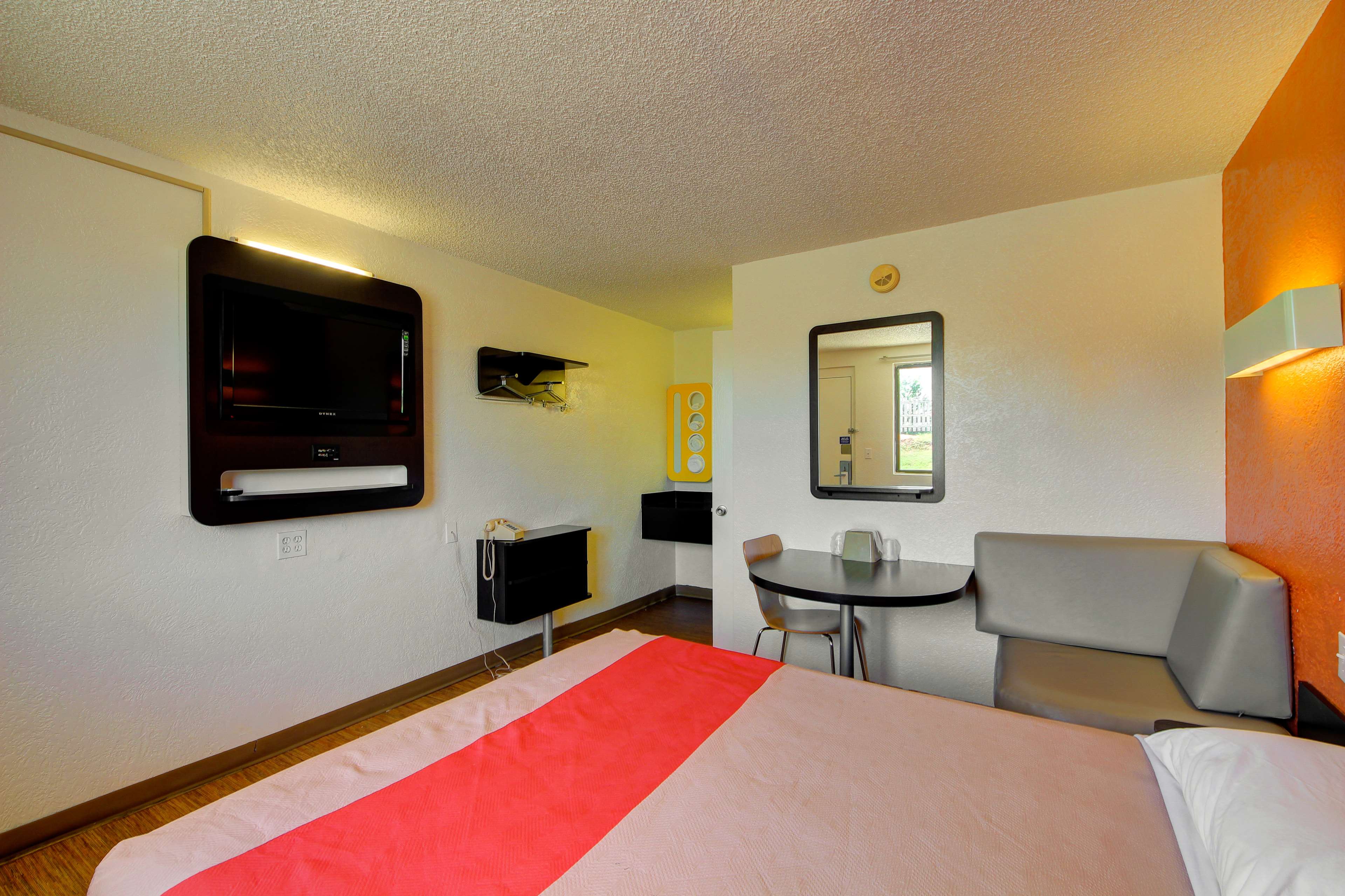 Economy Hotel Plus