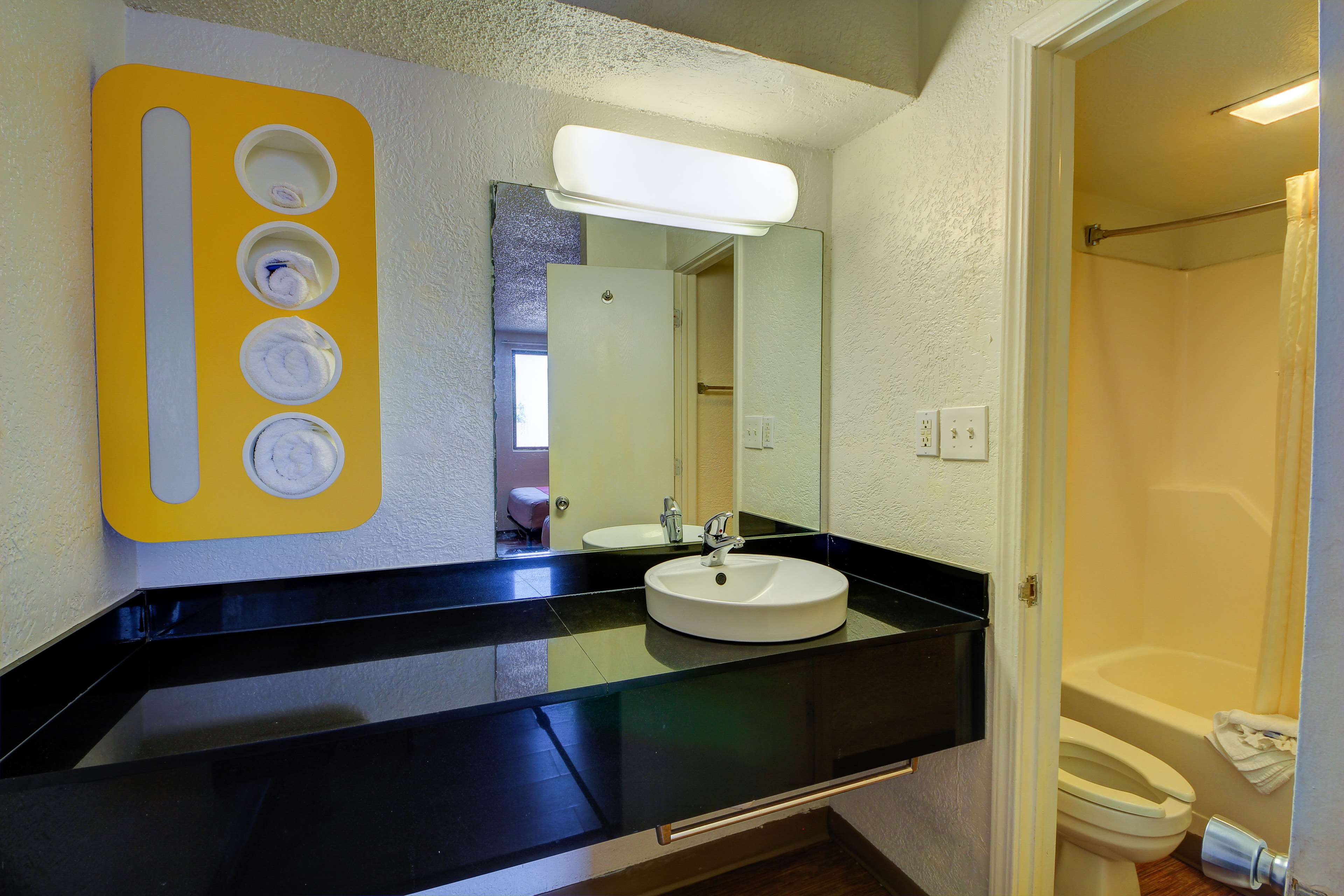 Economy Hotel Plus