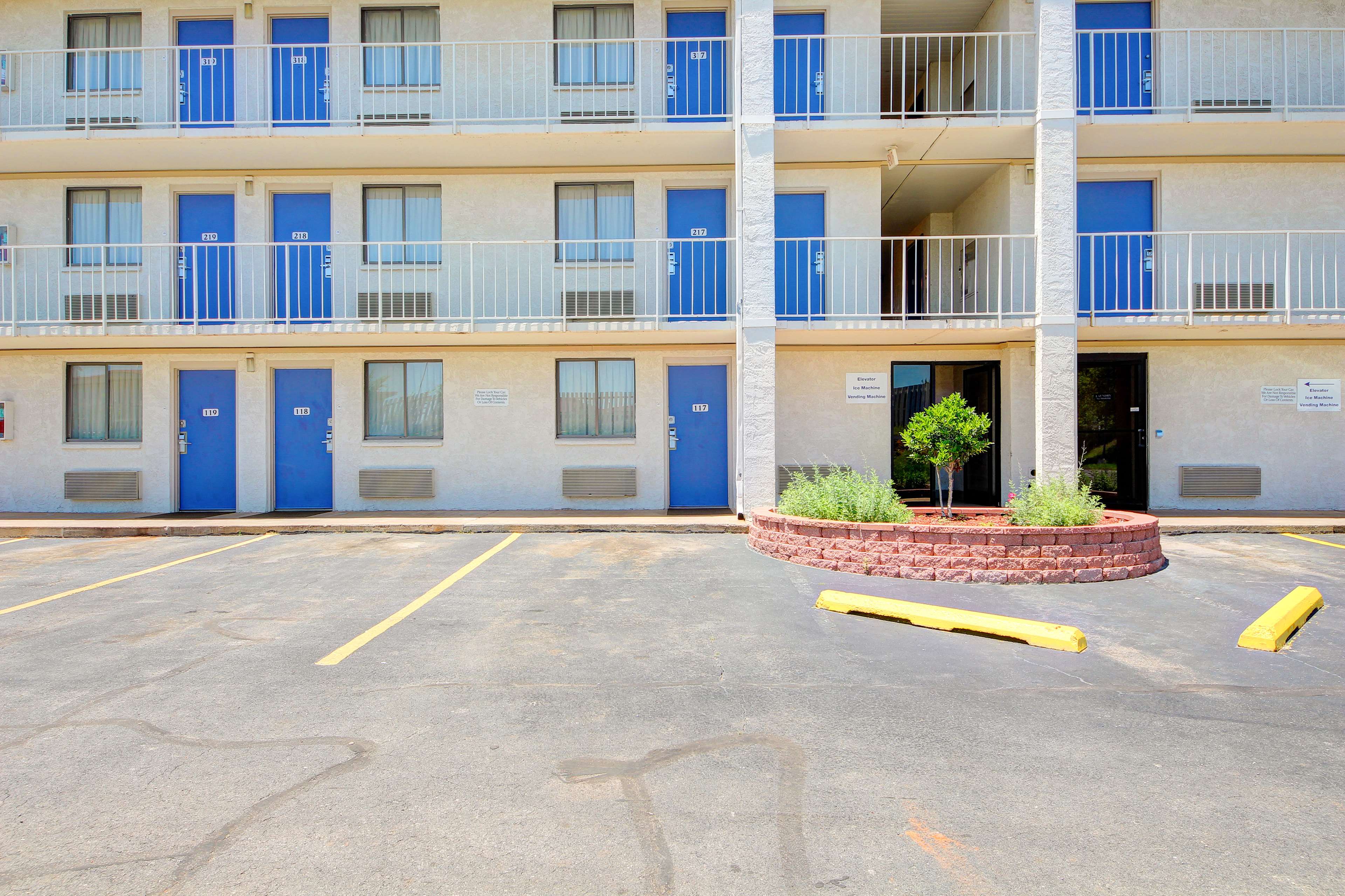 Economy Hotel Plus