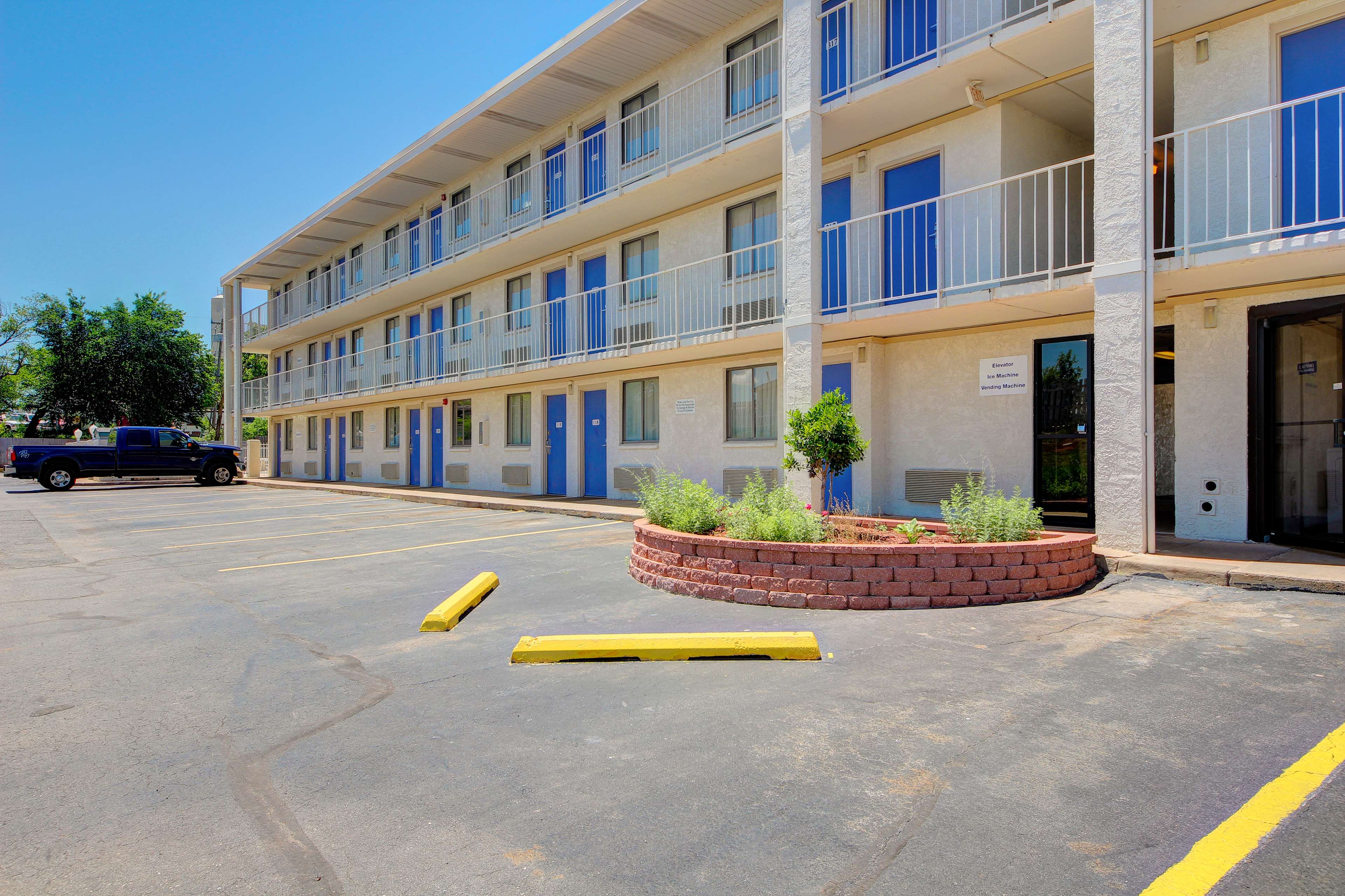 Economy Hotel Plus