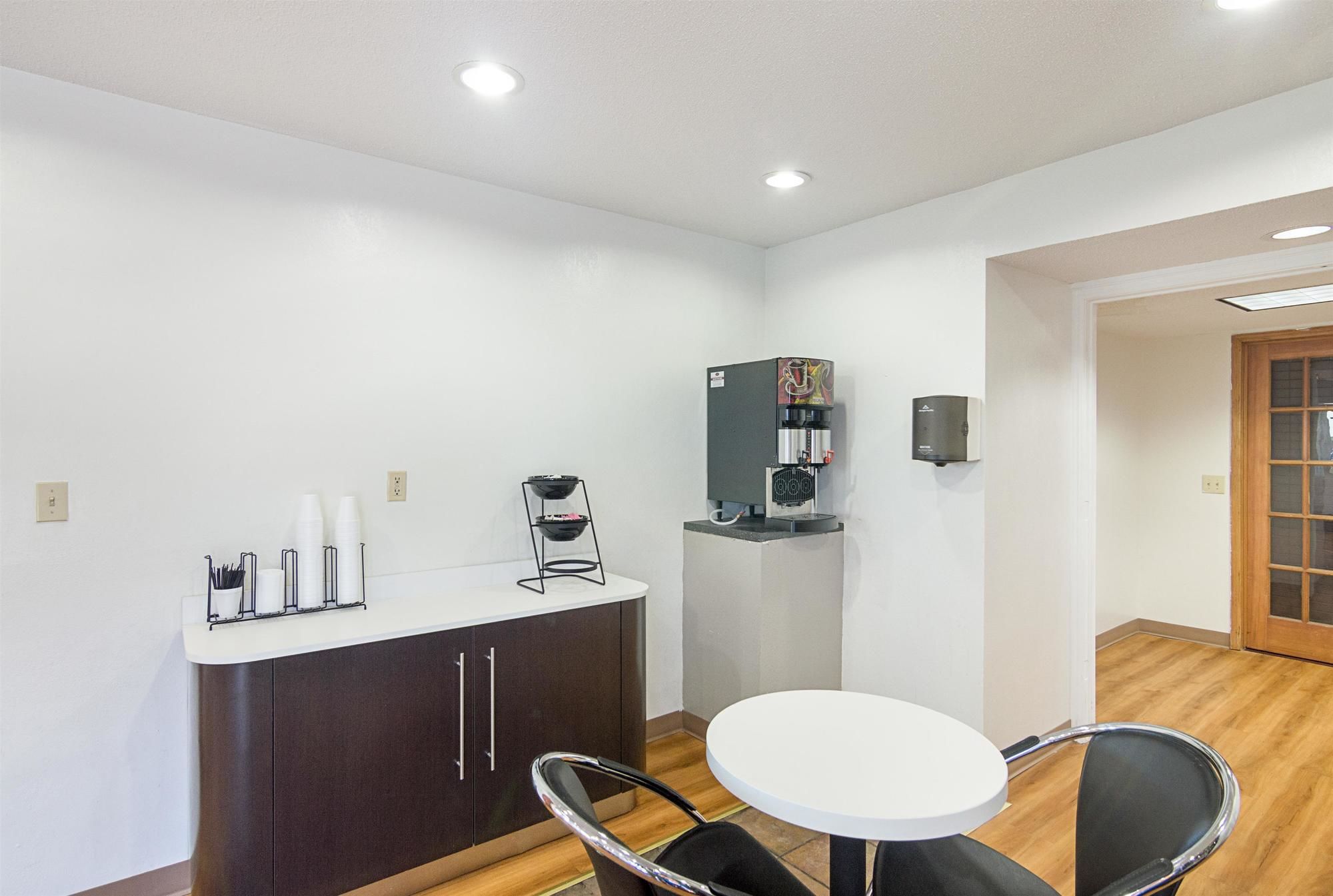 Studio Inn Extended Stay Oklahoma City Airport by OYO