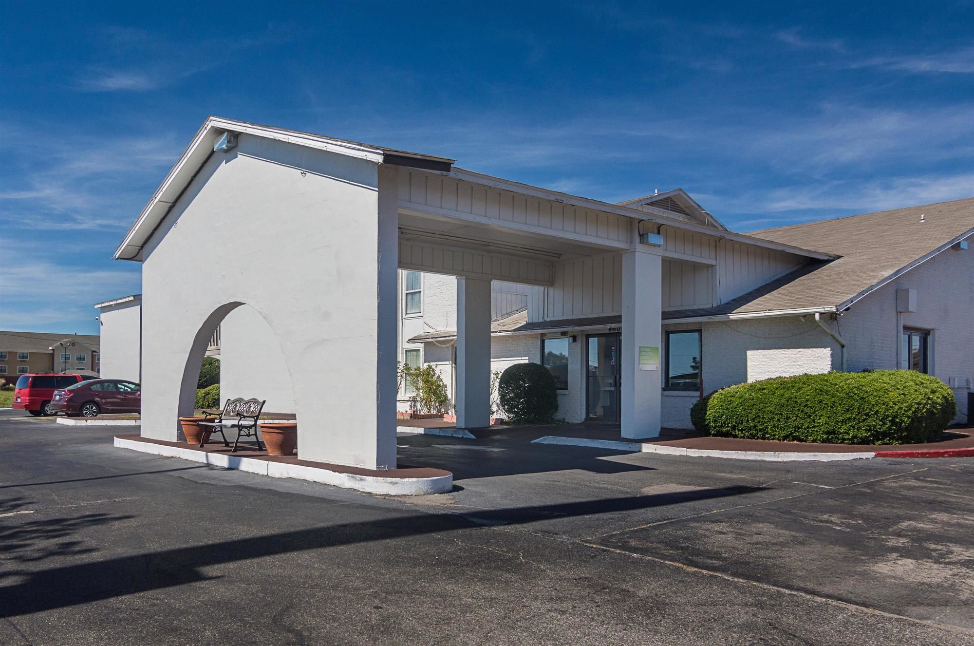 Studio Inn Extended Stay Oklahoma City Airport by OYO
