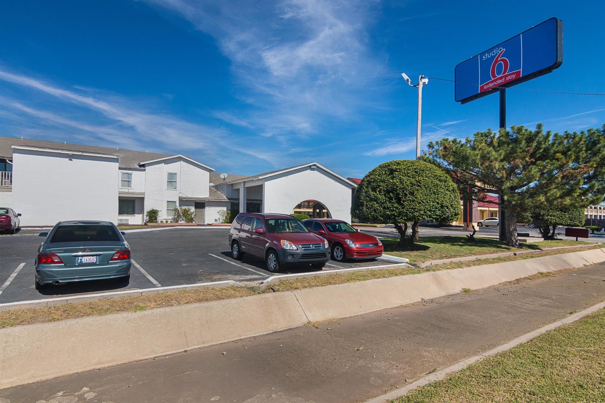 Studio Inn Extended Stay Oklahoma City Airport by OYO
