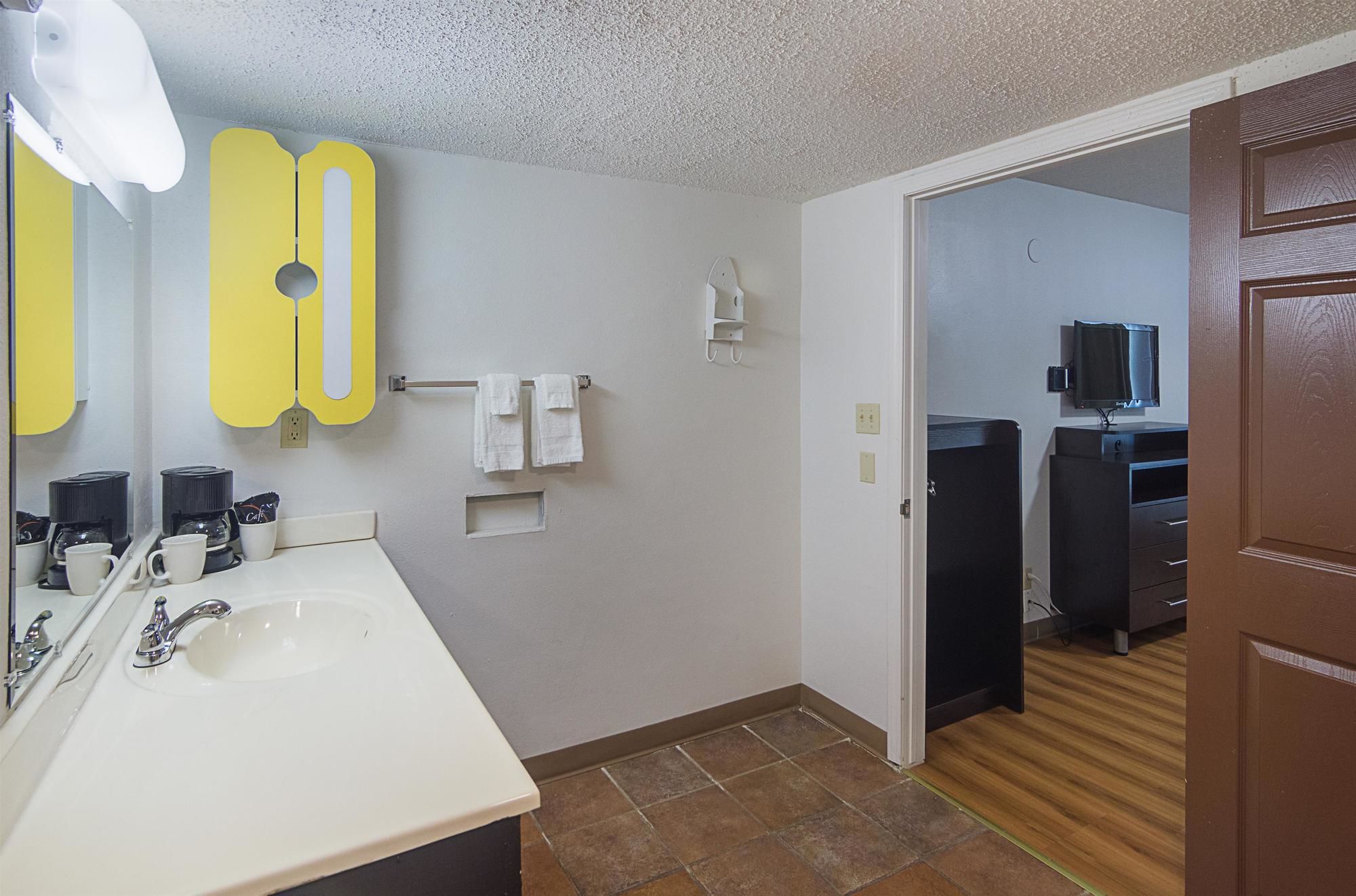Studio Inn Extended Stay Oklahoma City Airport by OYO