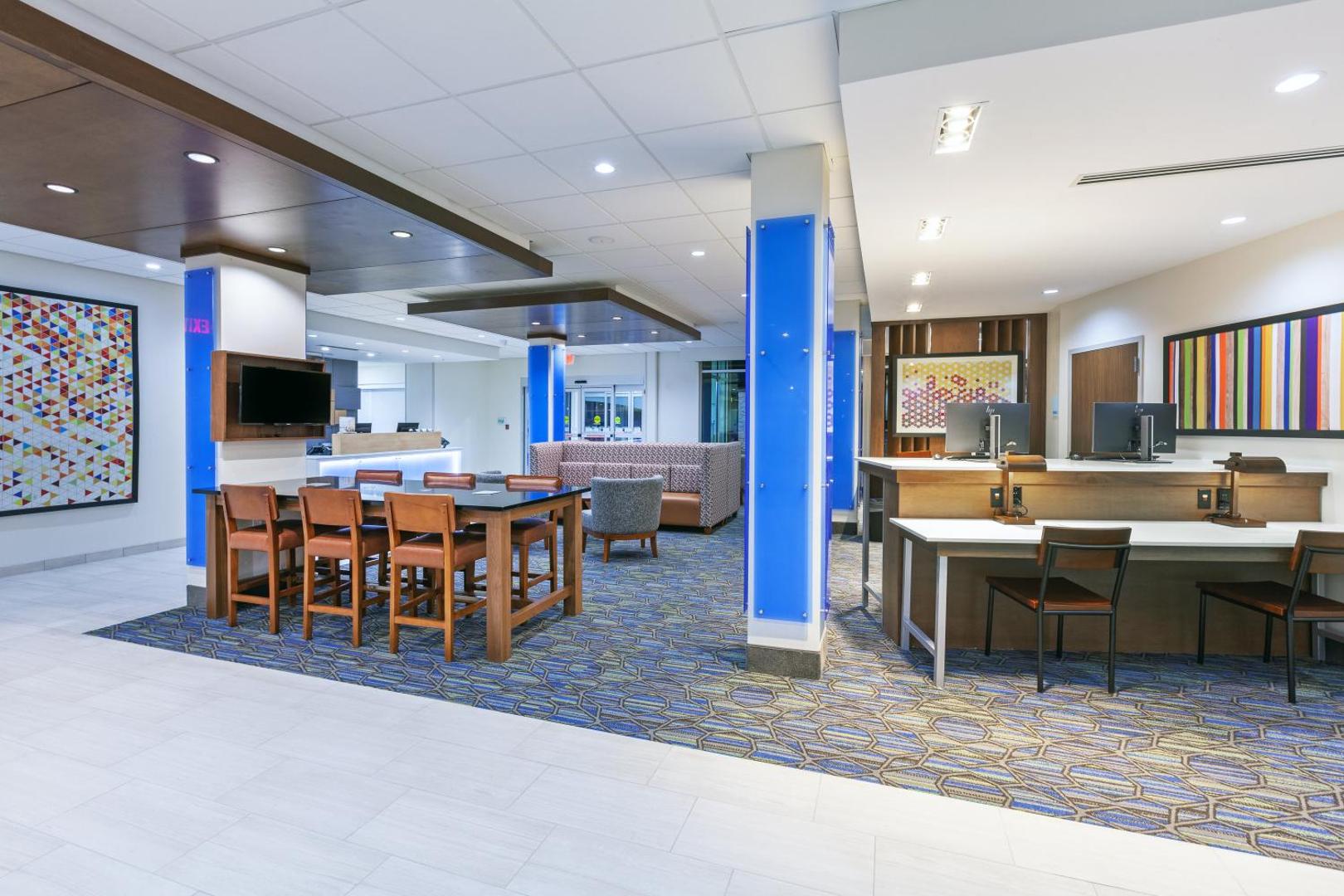 Holiday Inn Express & Suites Tulsa Northeast - Owasso