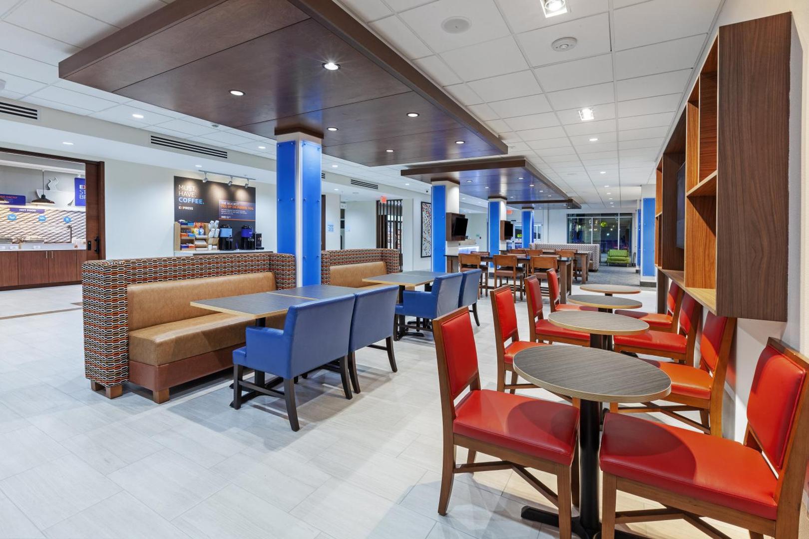 Holiday Inn Express & Suites Tulsa Northeast - Owasso
