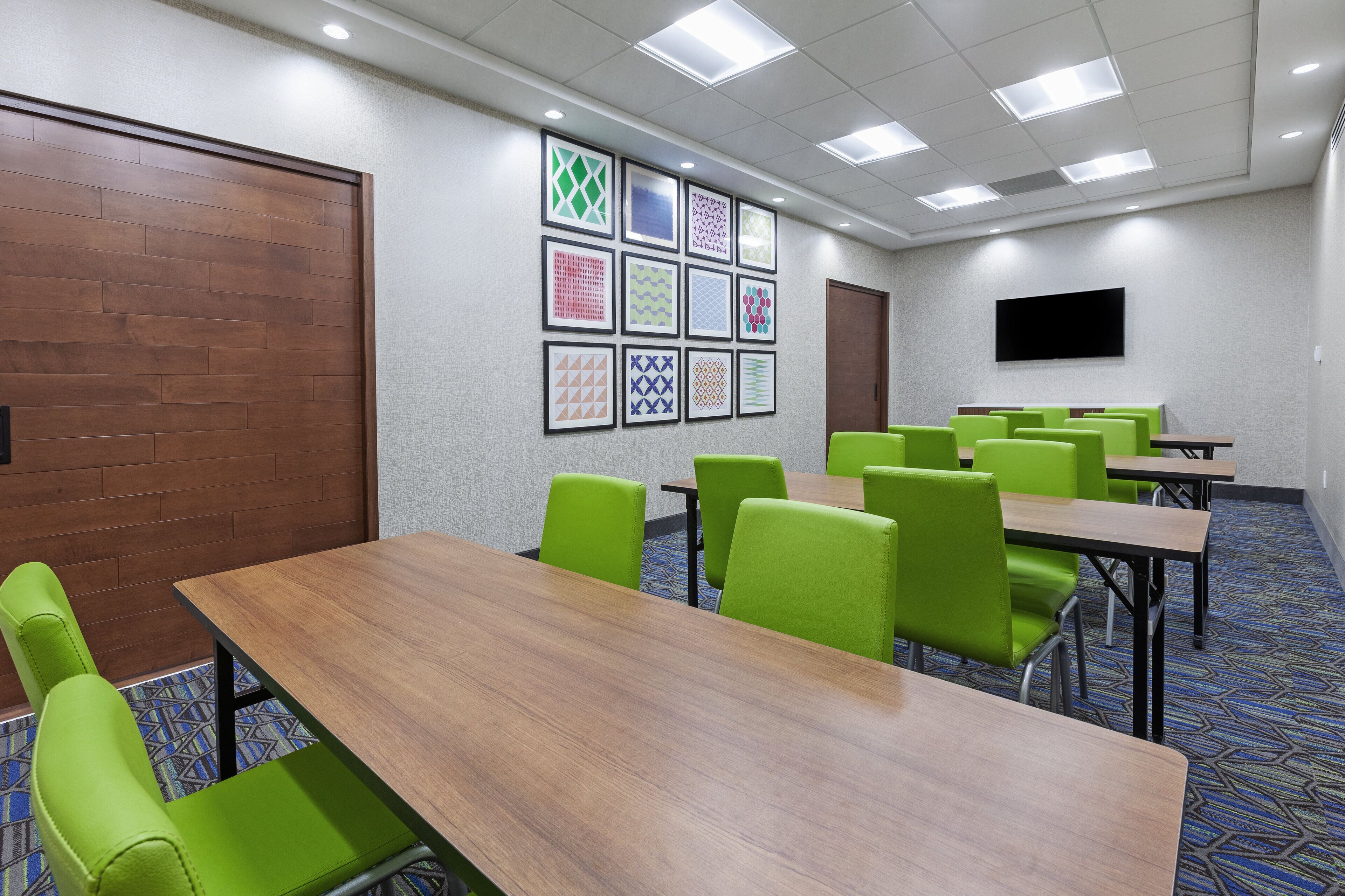 Holiday Inn Express & Suites Tulsa Northeast - Owasso