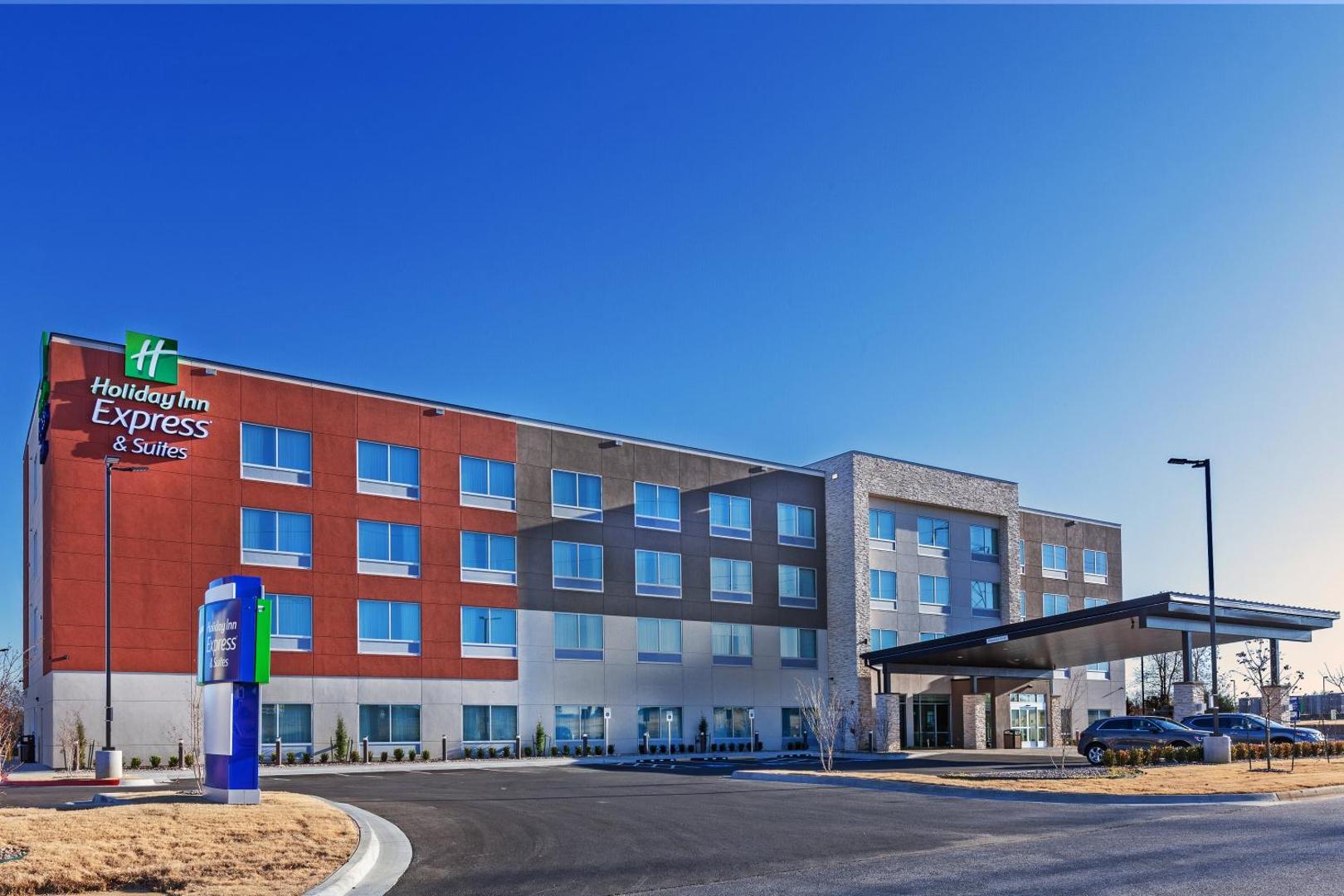 Holiday Inn Express & Suites Tulsa Northeast - Owasso