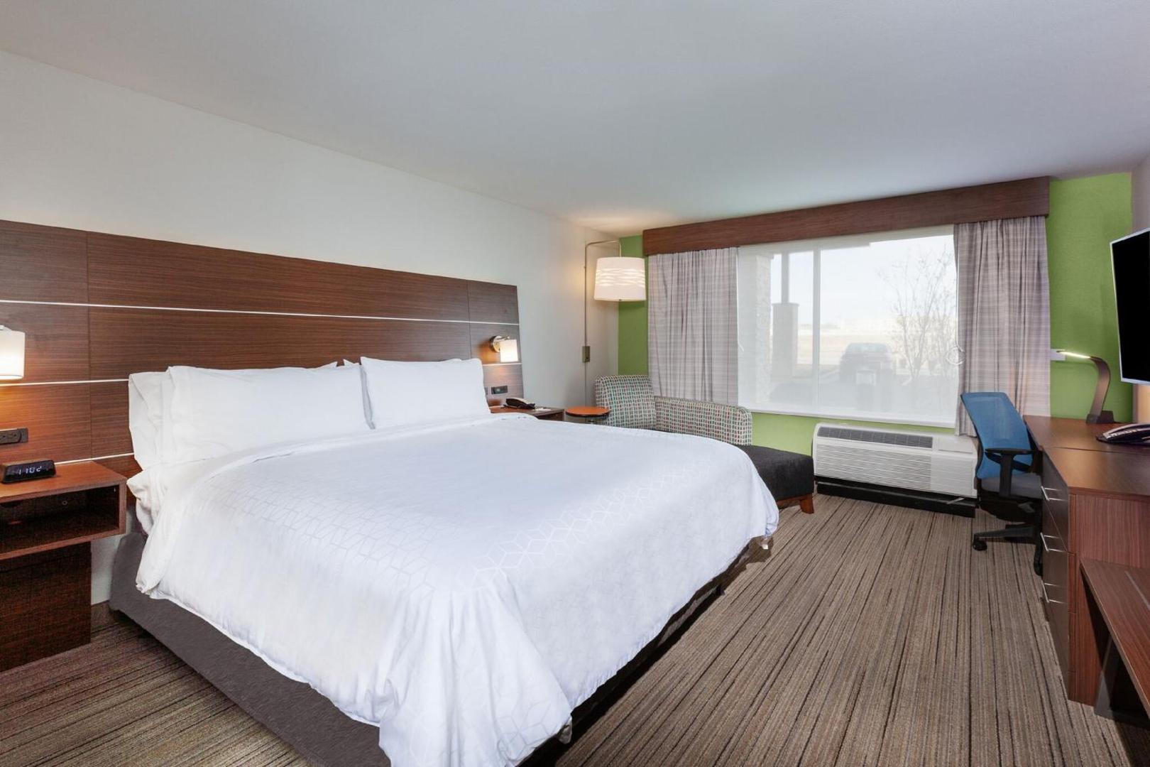 Holiday Inn Express & Suites Tulsa Northeast - Owasso