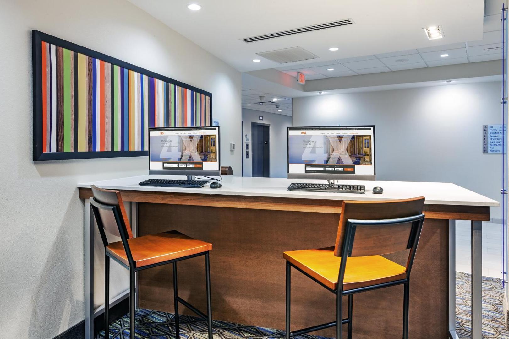 Holiday Inn Express & Suites Tulsa Northeast - Owasso