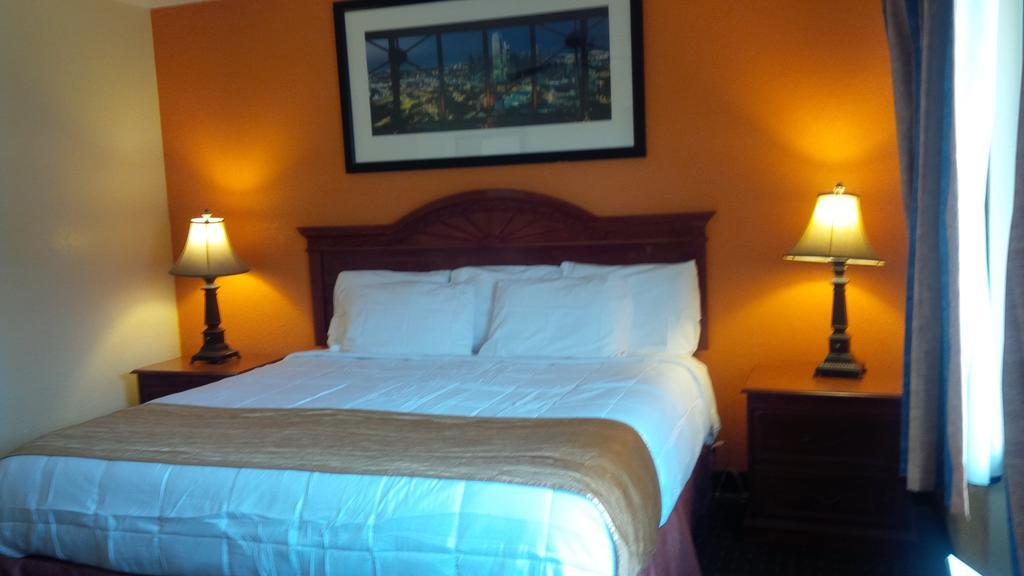 American Best Inn By OYO Rooms