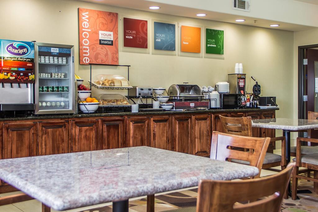 Comfort Inn & Suites Perry I-35