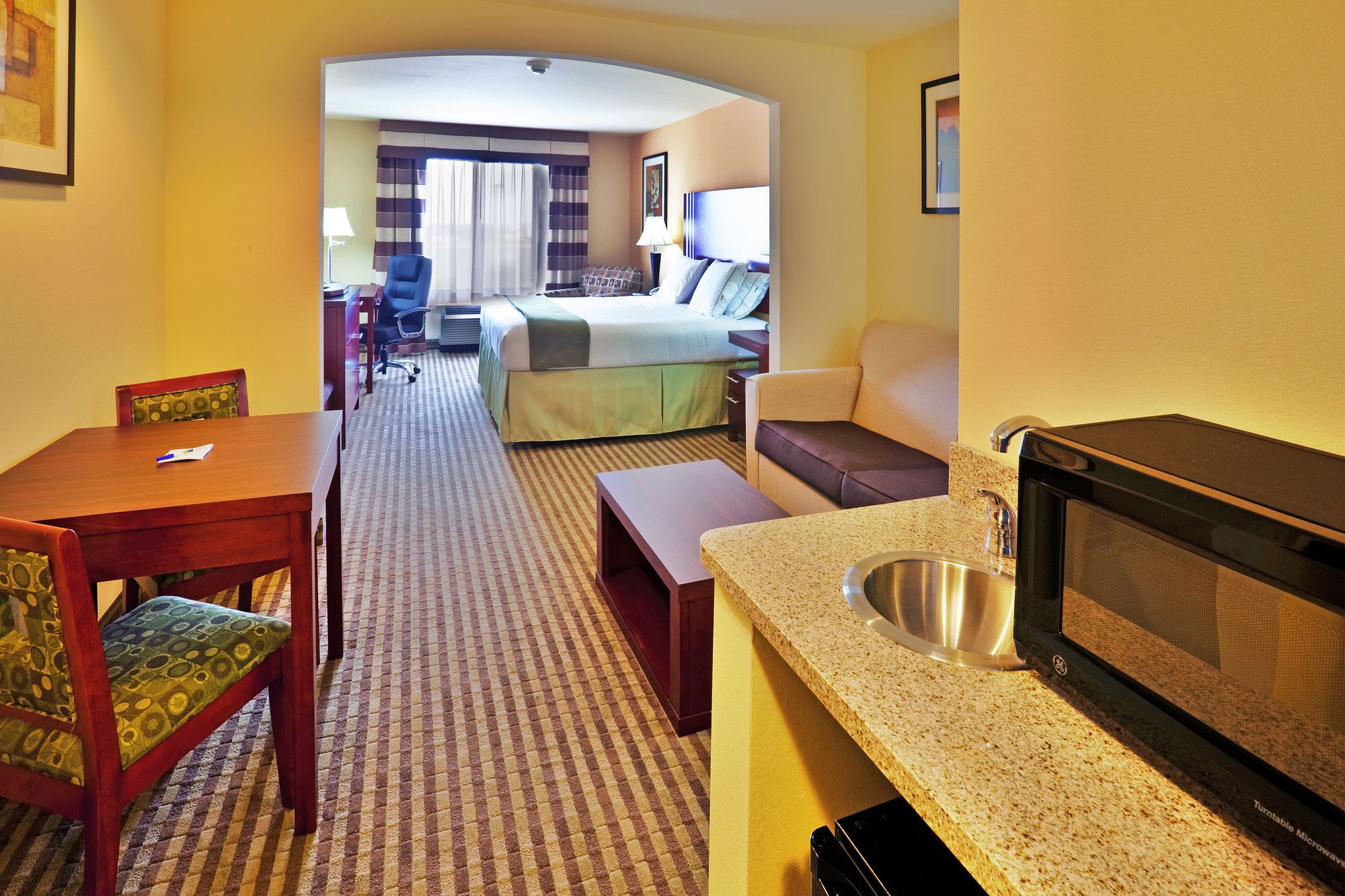 Holiday Inn Express Hotel & Suites Perry