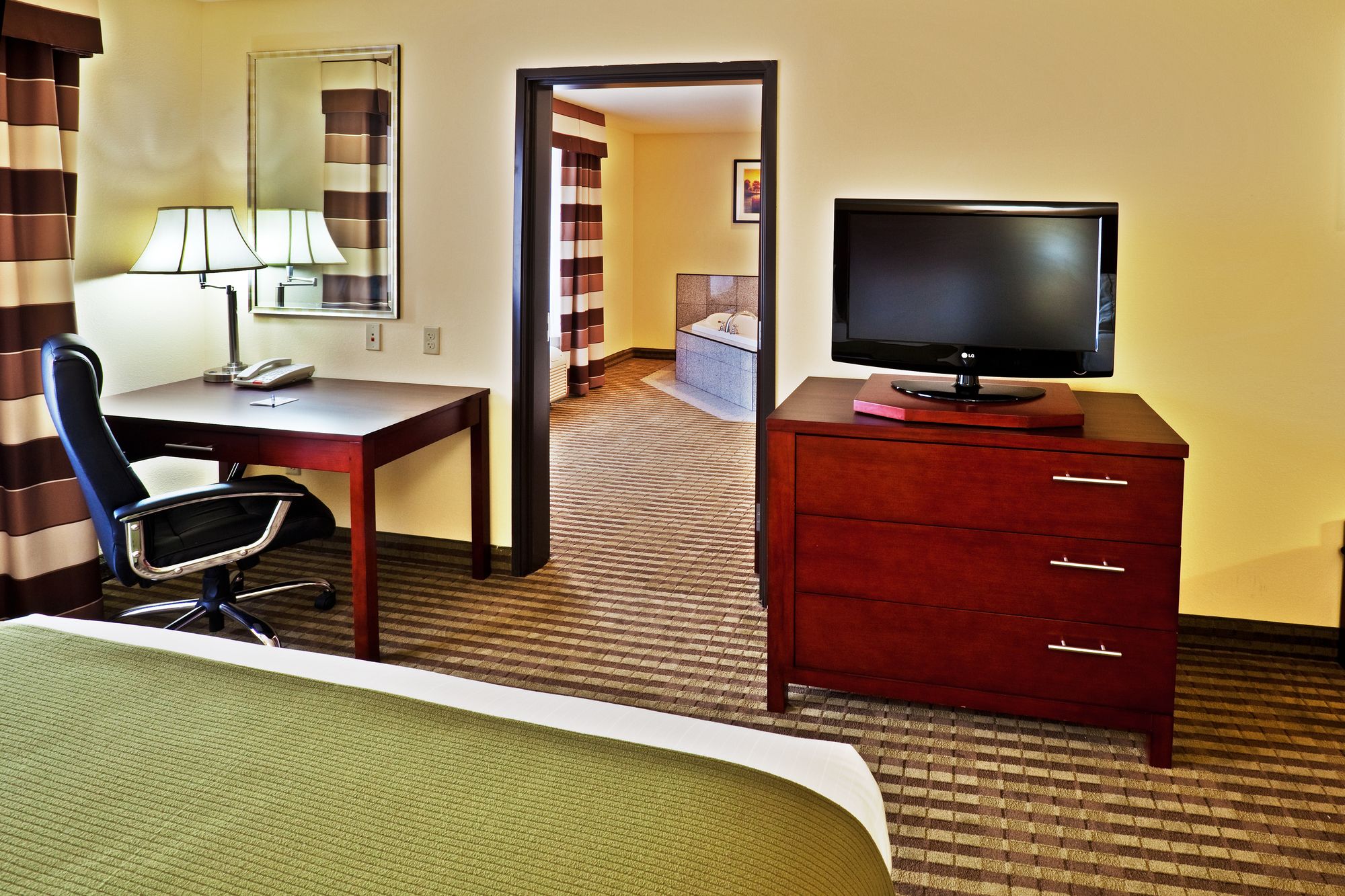 Holiday Inn Express Hotel & Suites Perry