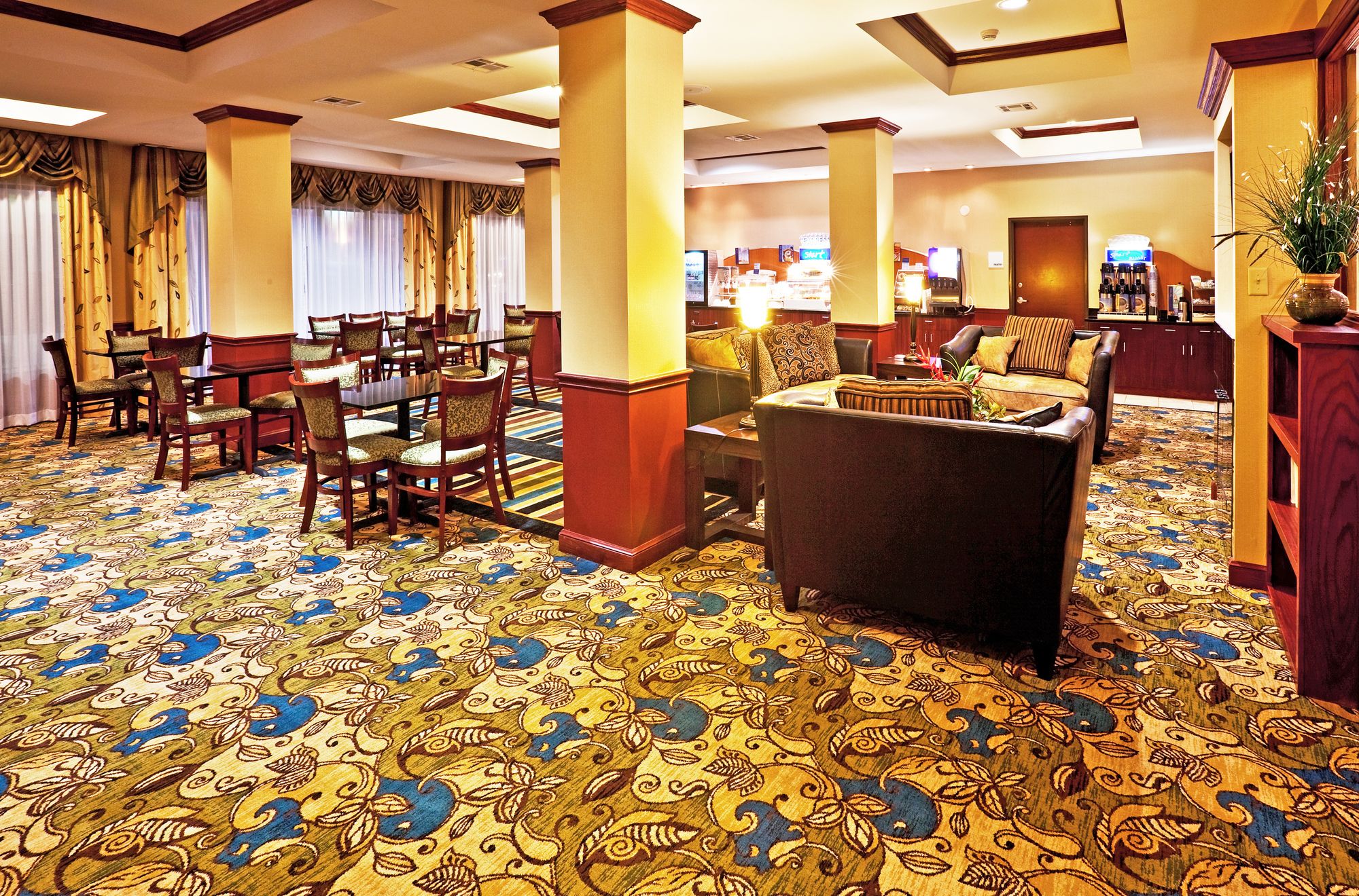 Holiday Inn Express Hotel & Suites Perry