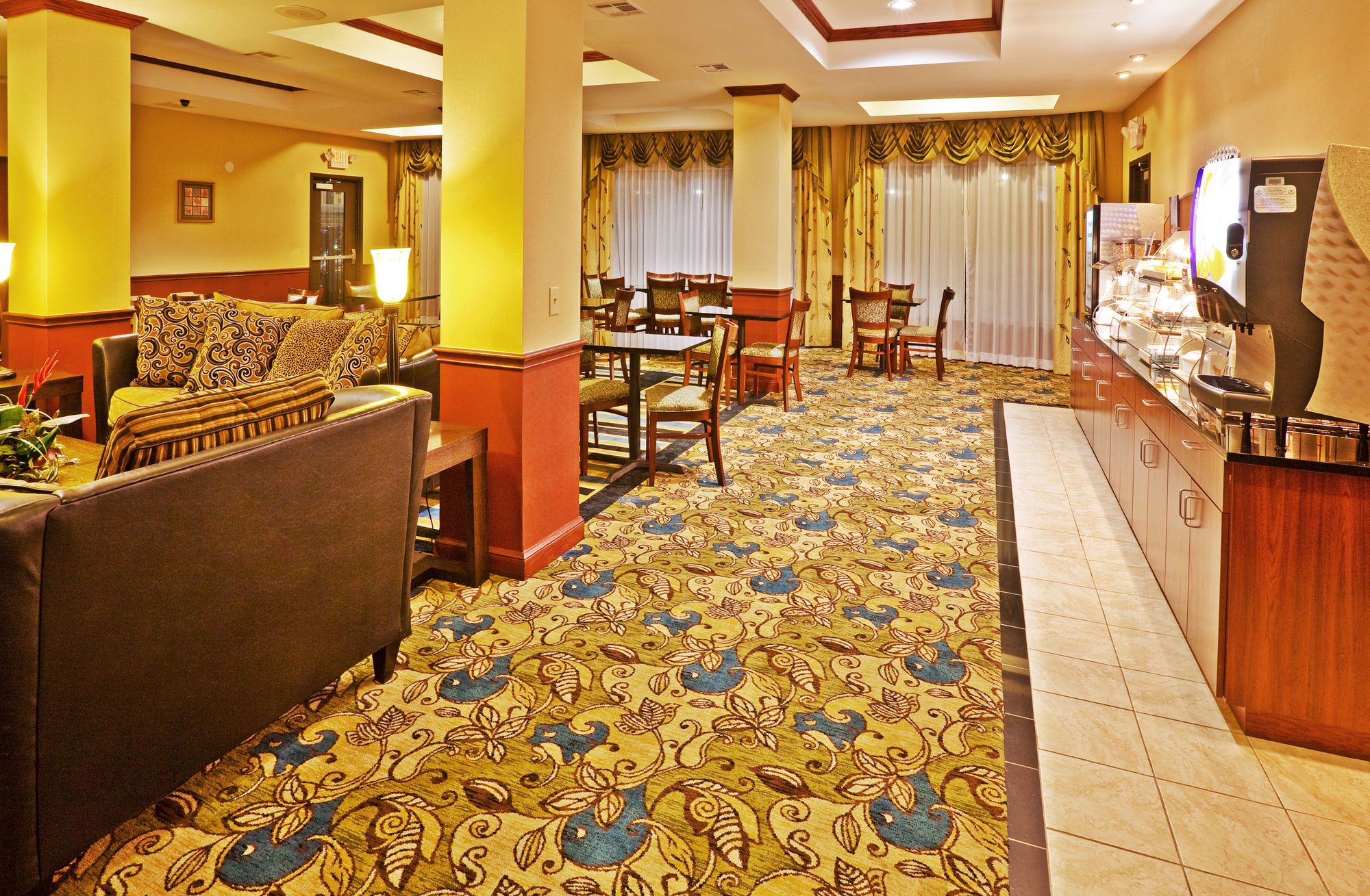 Holiday Inn Express Hotel & Suites Perry