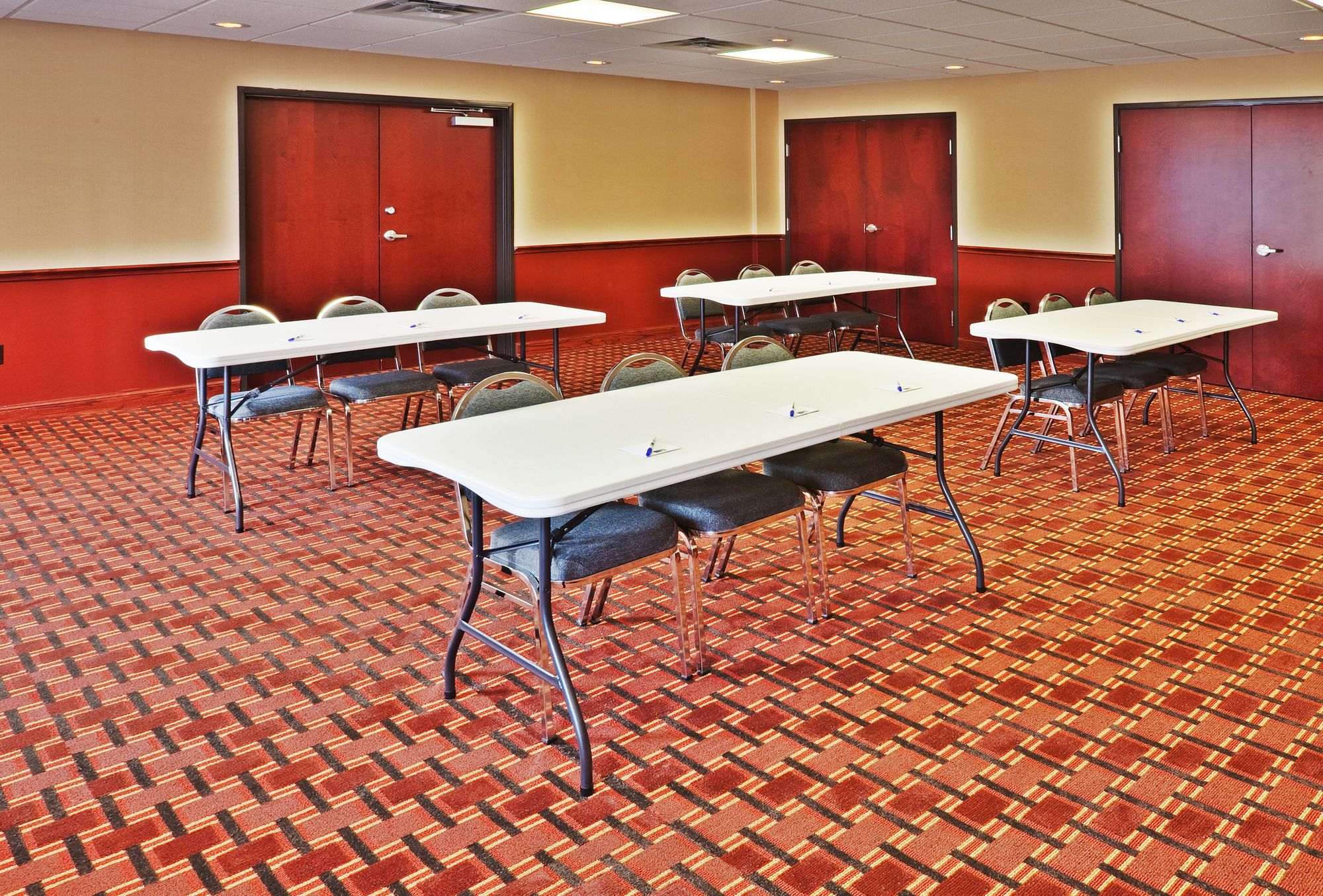 Holiday Inn Express Hotel & Suites Perry