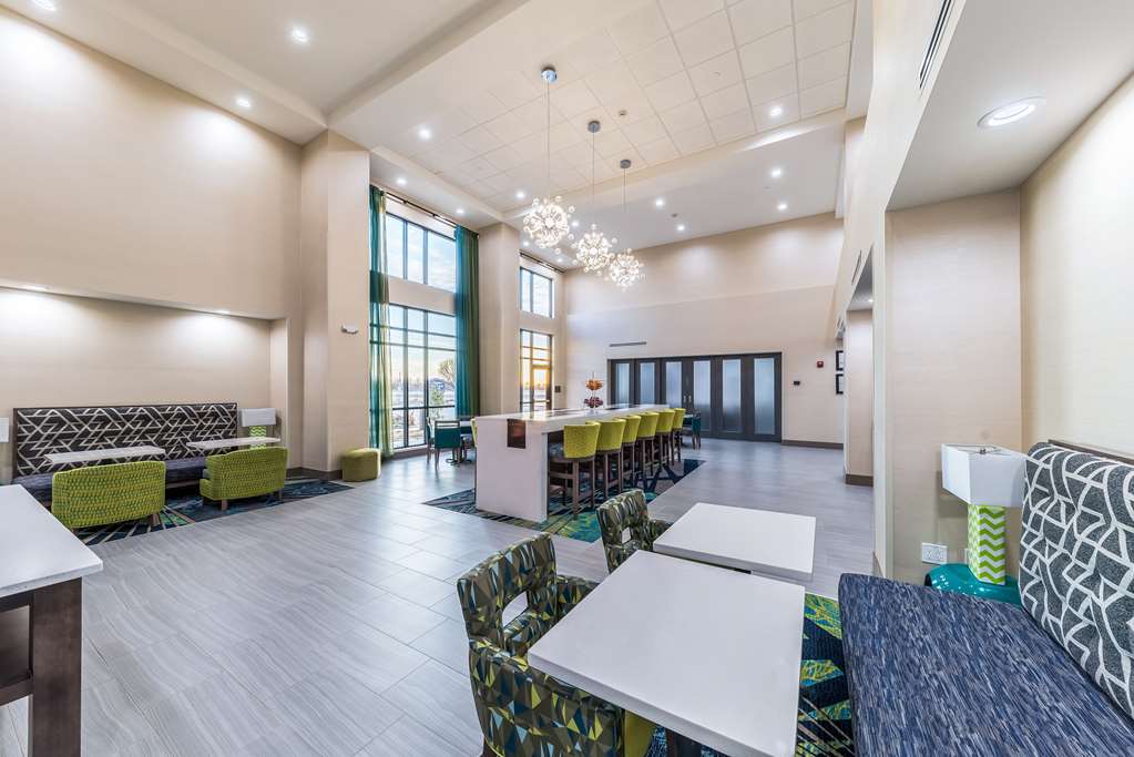 Hampton Inn & Suites Pryor