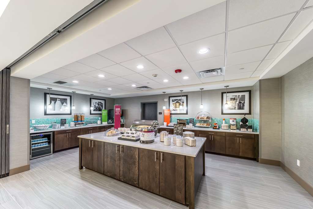 Hampton Inn & Suites Pryor