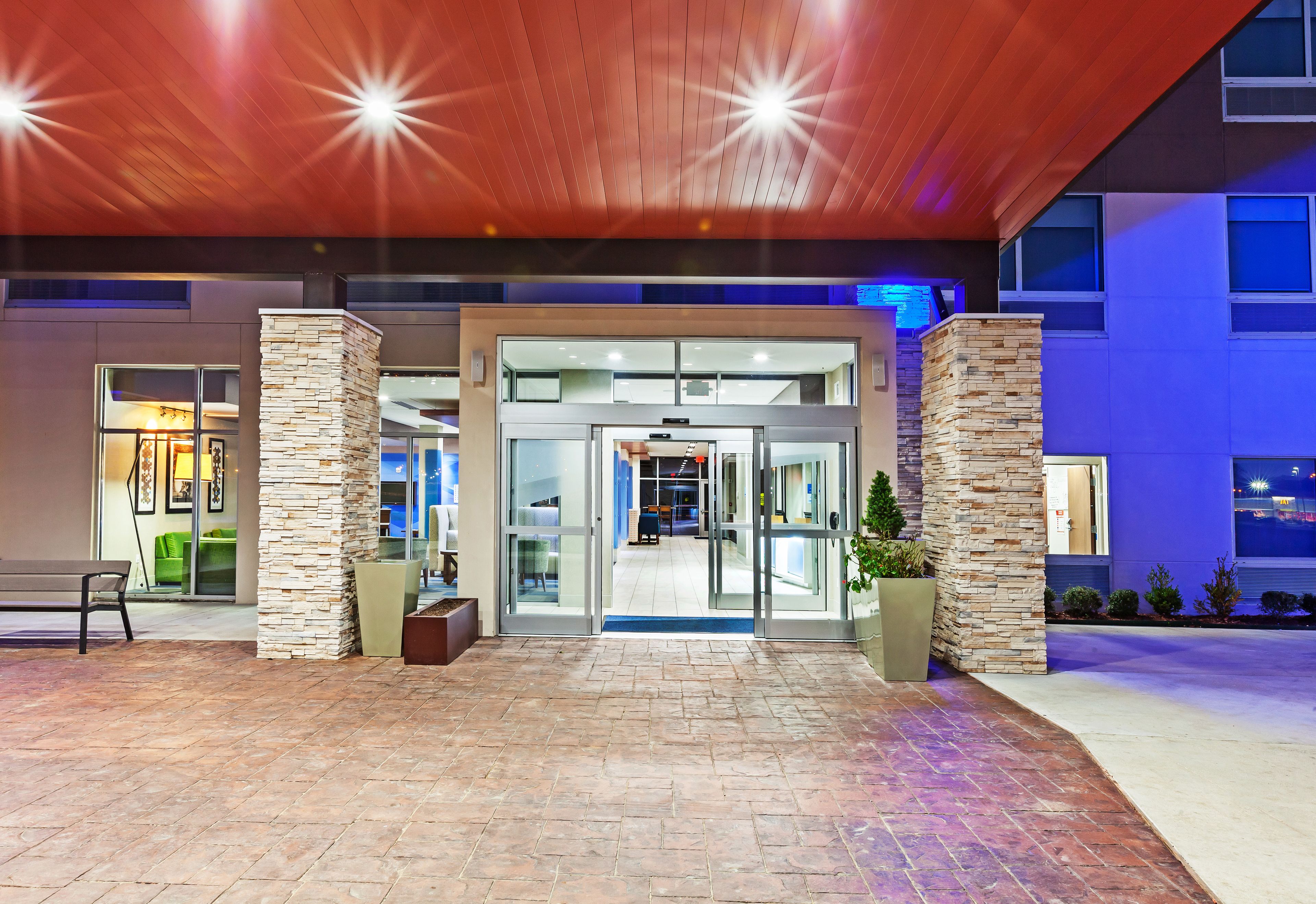 Holiday Inn Express & Suites Tulsa West - Sand Springs