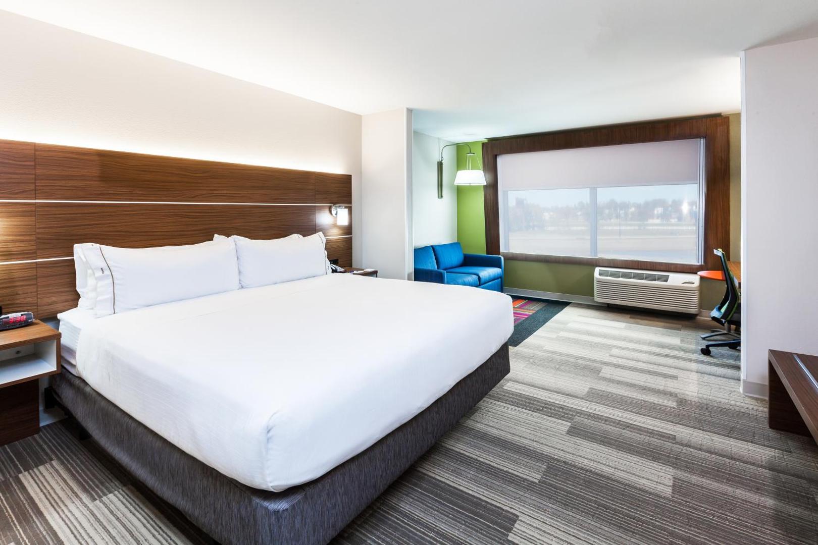 Holiday Inn Express & Suites Tulsa West - Sand Springs