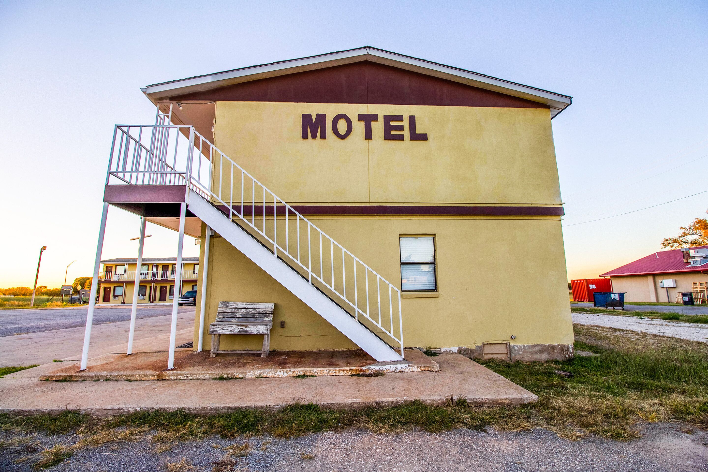 Crossroads Motel