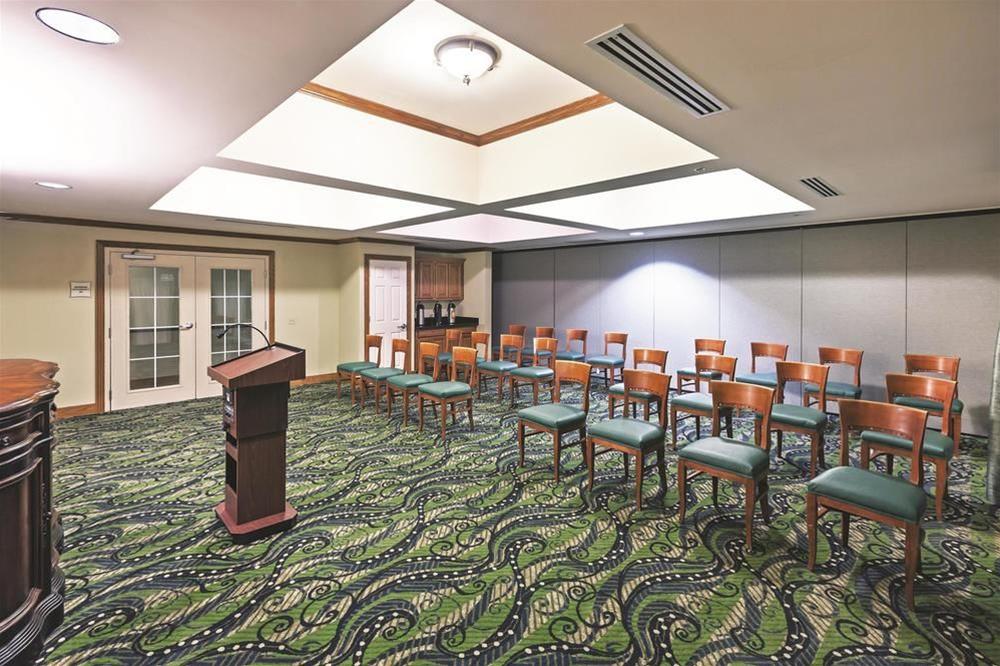 Comfort Inn & Suites Shawnee North near I-40
