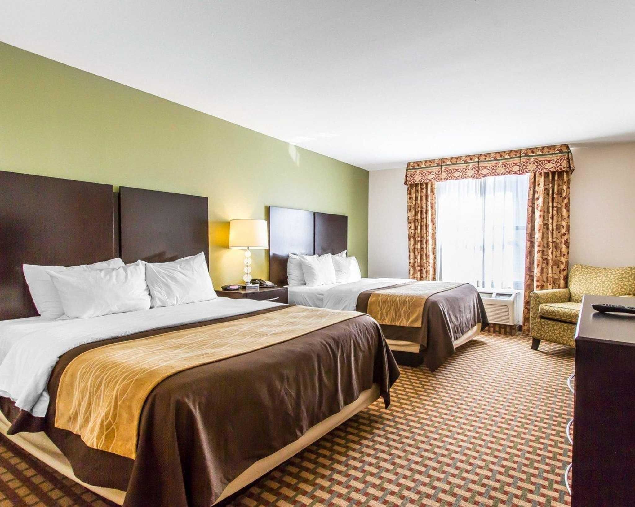 Spark by Hilton Shawnee