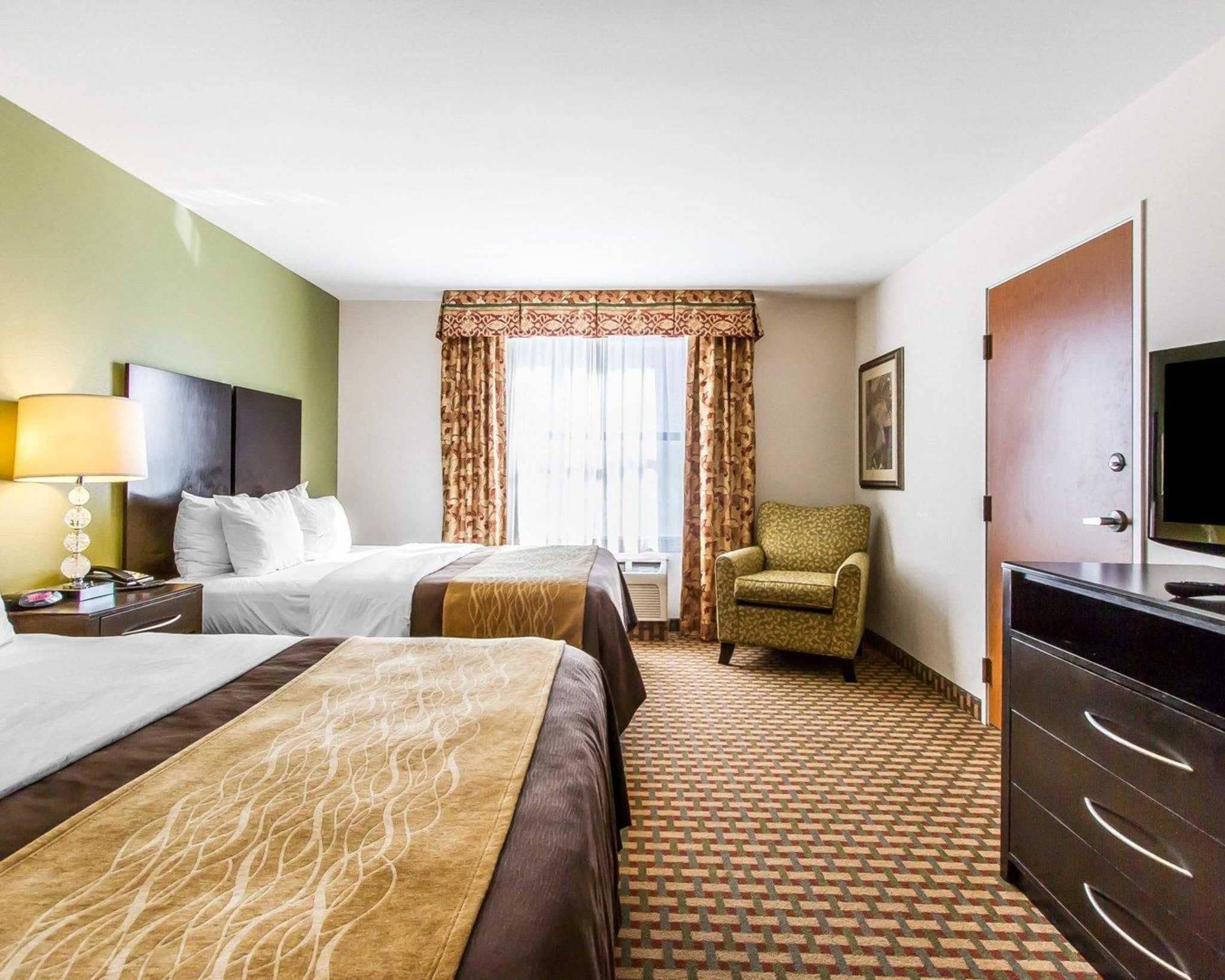 Spark by Hilton Shawnee