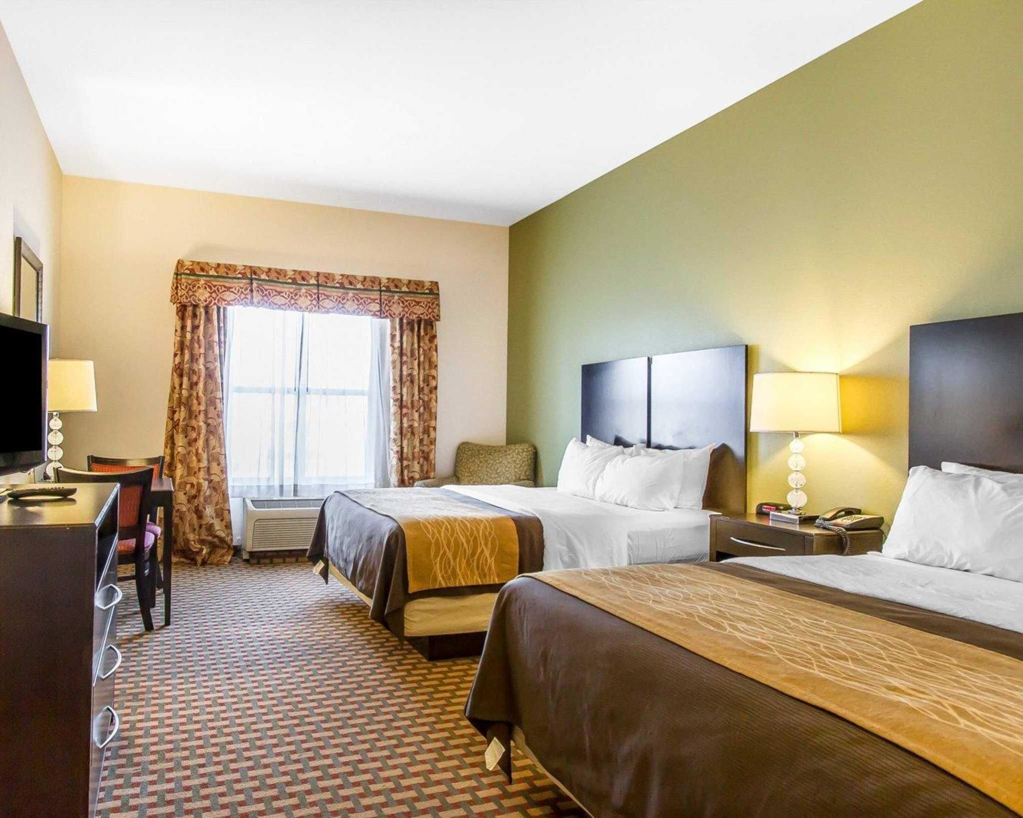 Spark by Hilton Shawnee