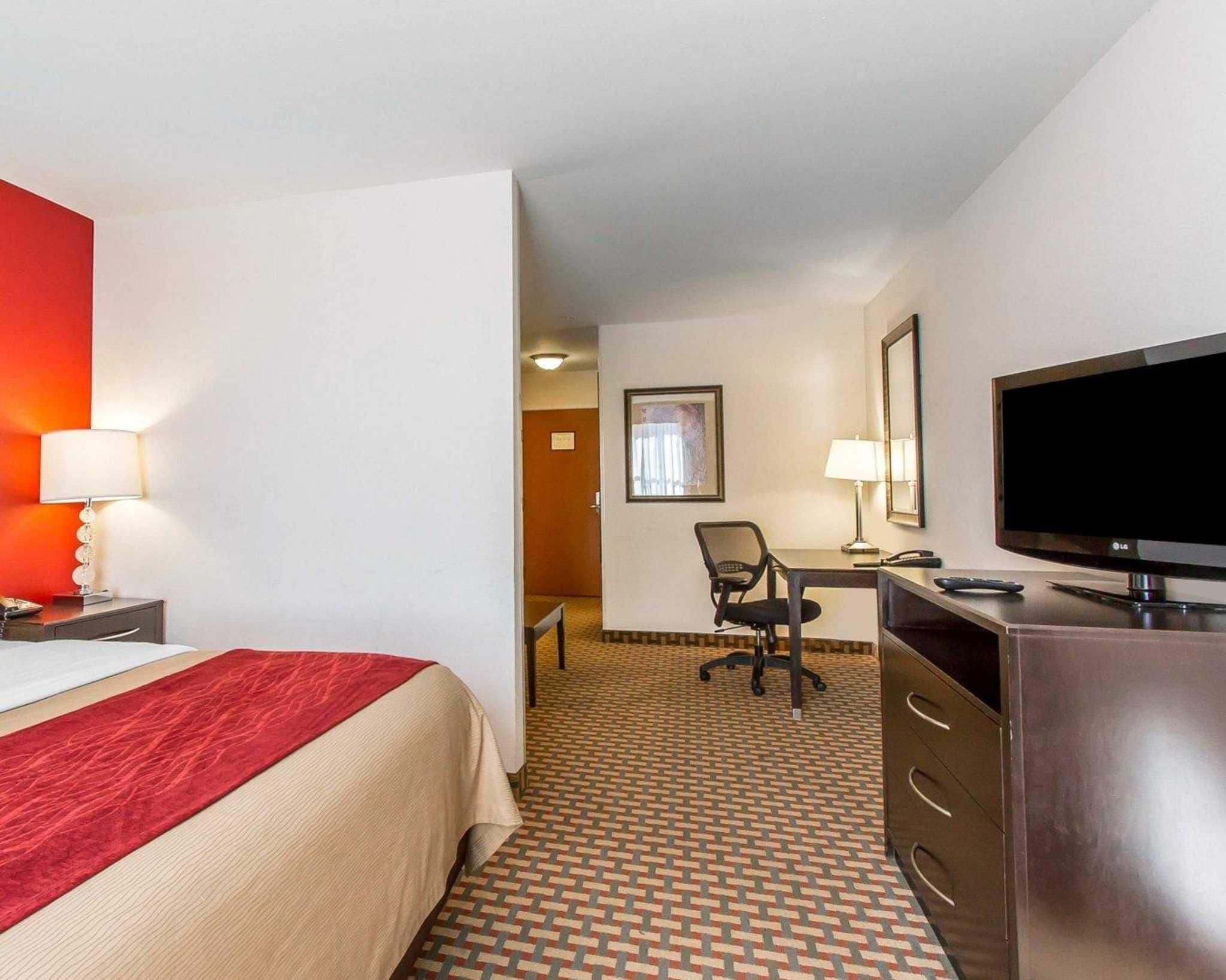 Spark by Hilton Shawnee