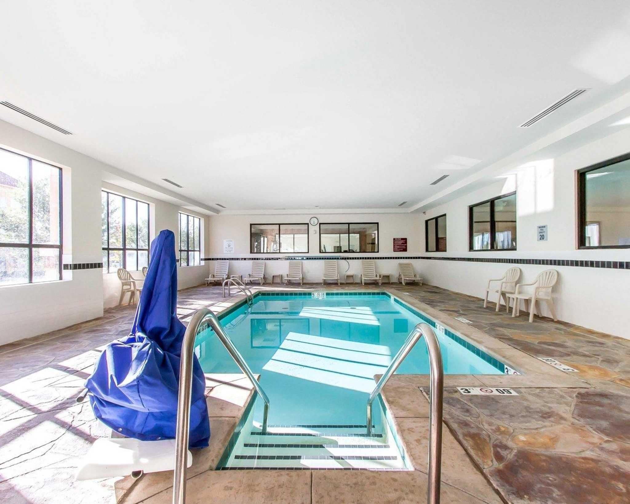 Spark by Hilton Shawnee