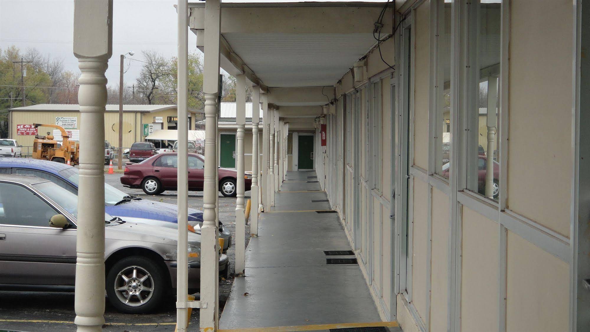 Holiday Motel