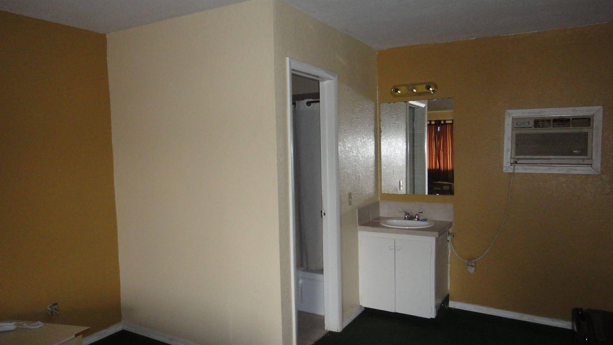 Holiday Motel