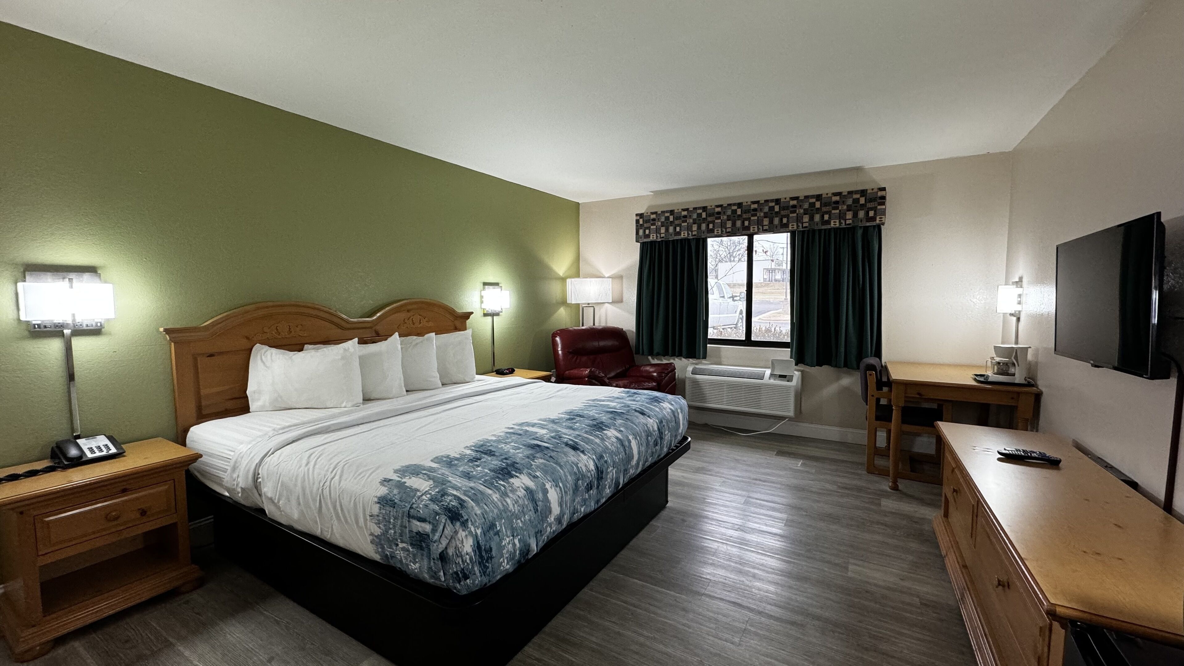 Regency Inn & Suites