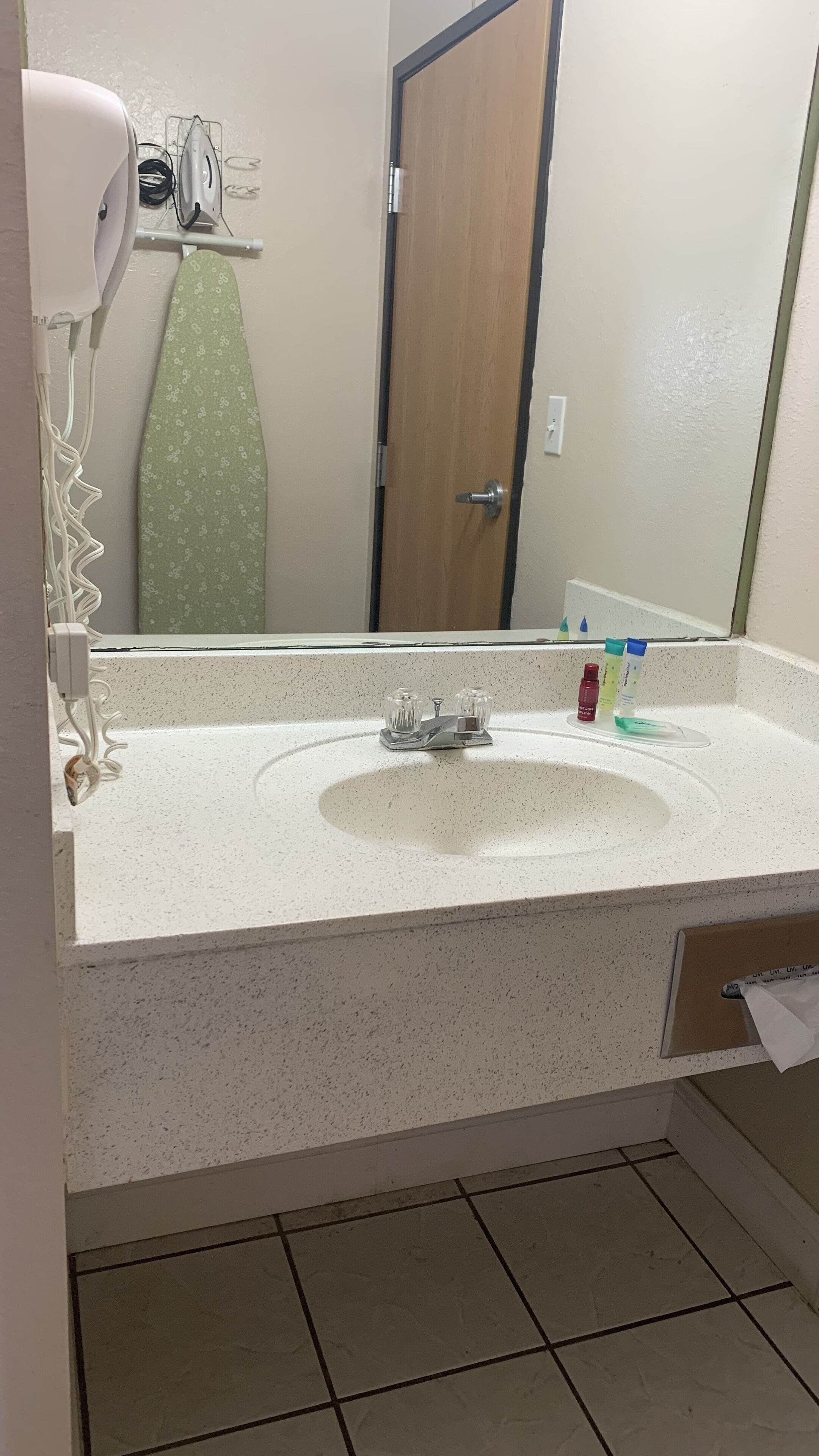 Regency Inn & Suites