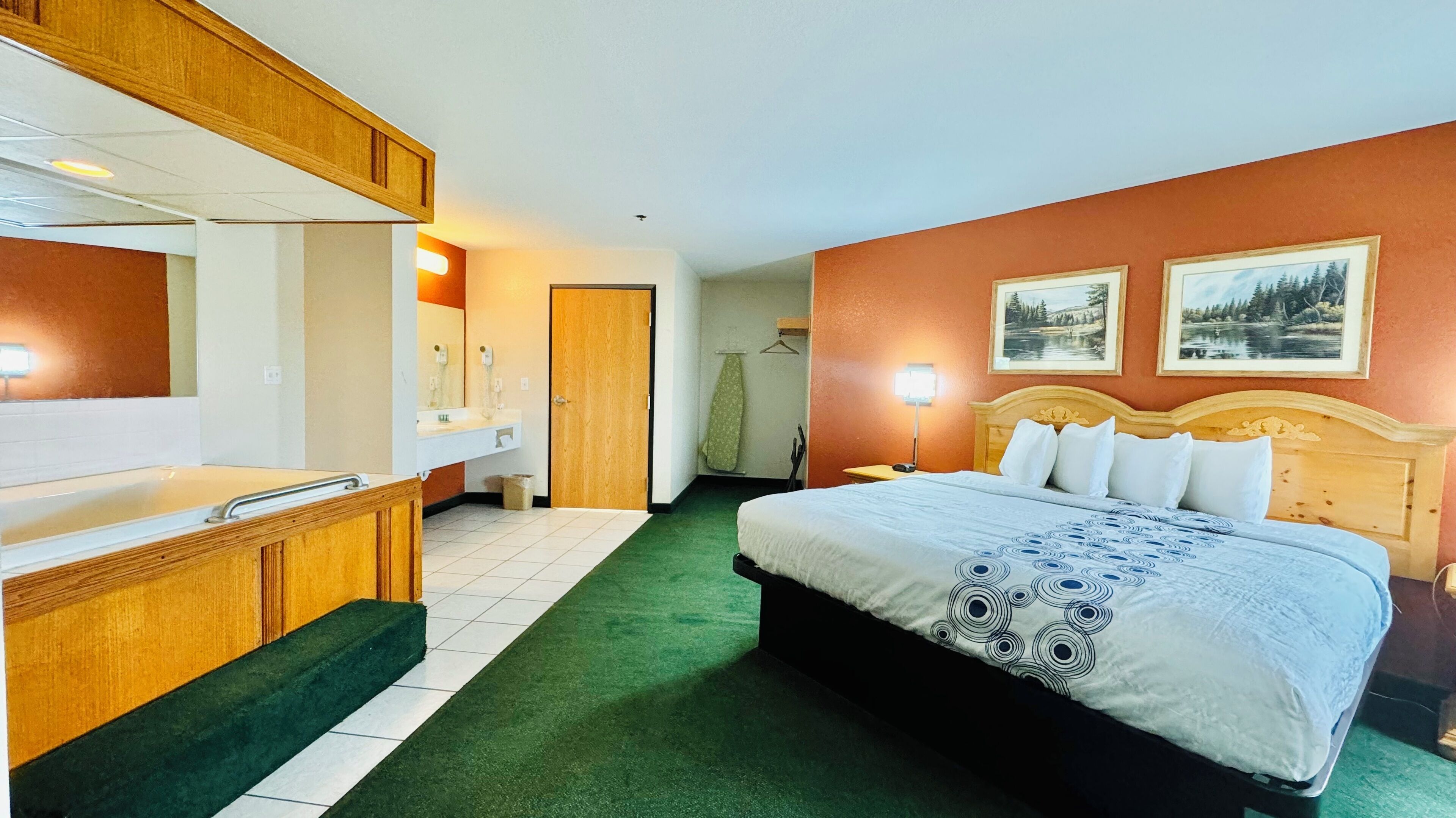 Regency Inn & Suites