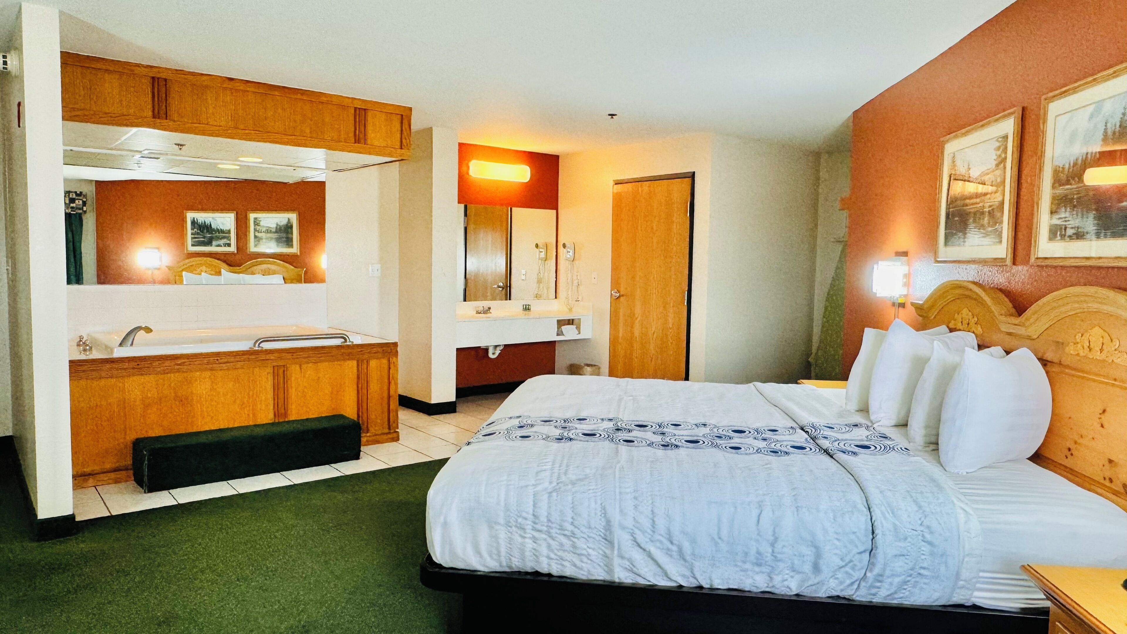 Regency Inn & Suites