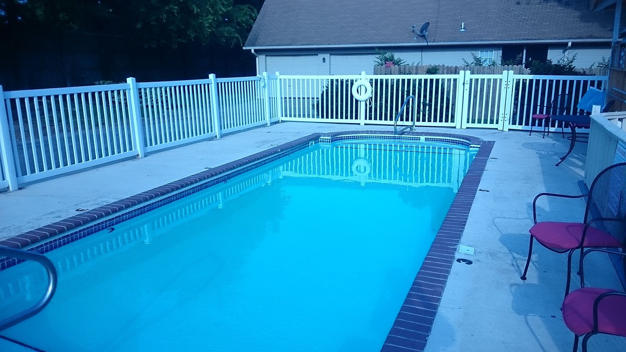 Oak Hill Inn & Suites