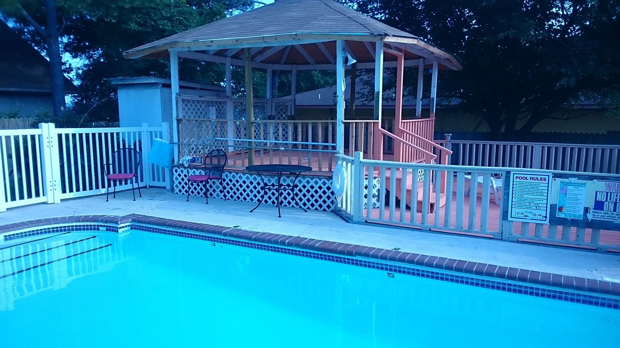 Oak Hill Inn & Suites