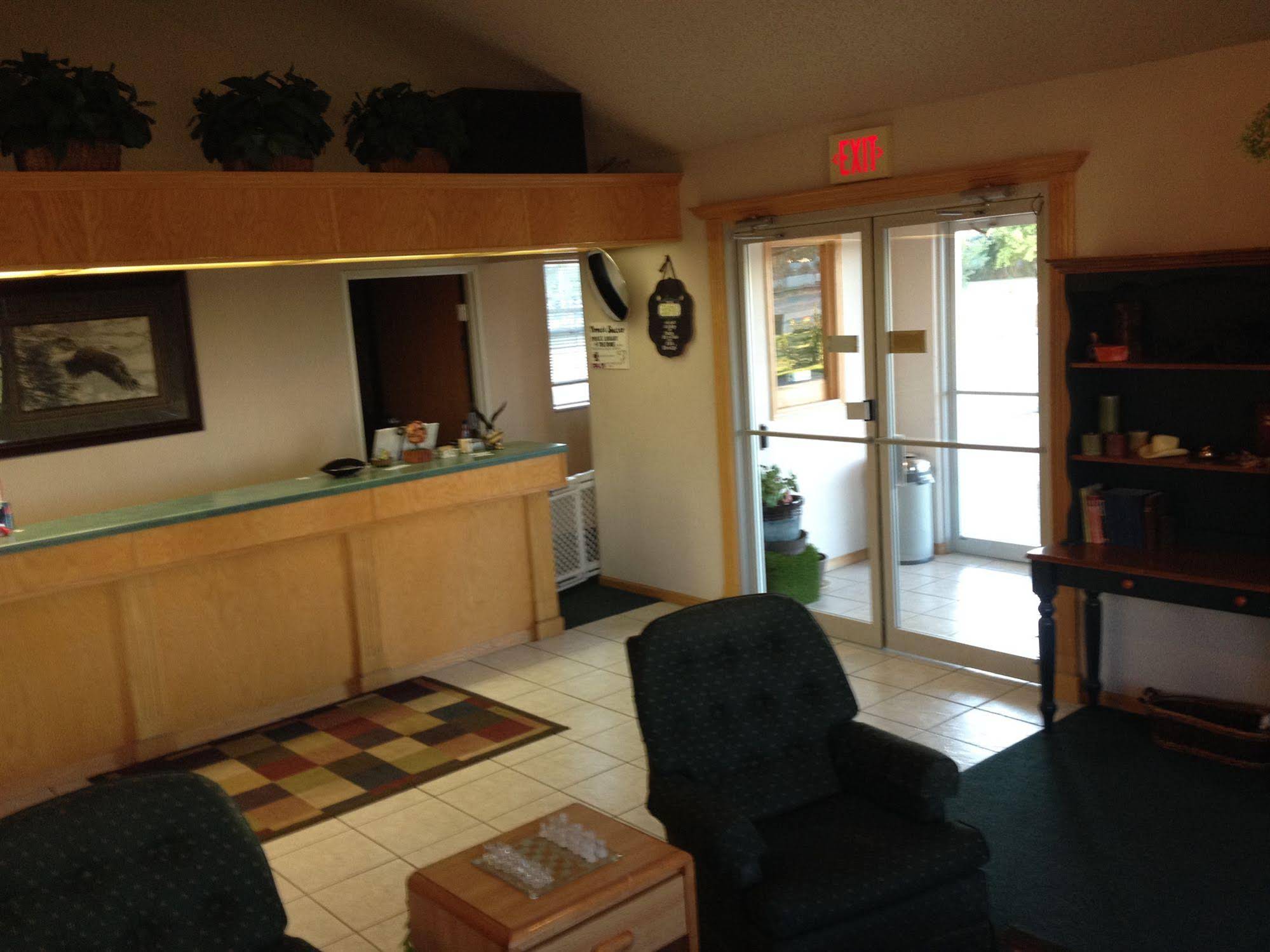 HomeTown Inn By OYO Texhoma, OK