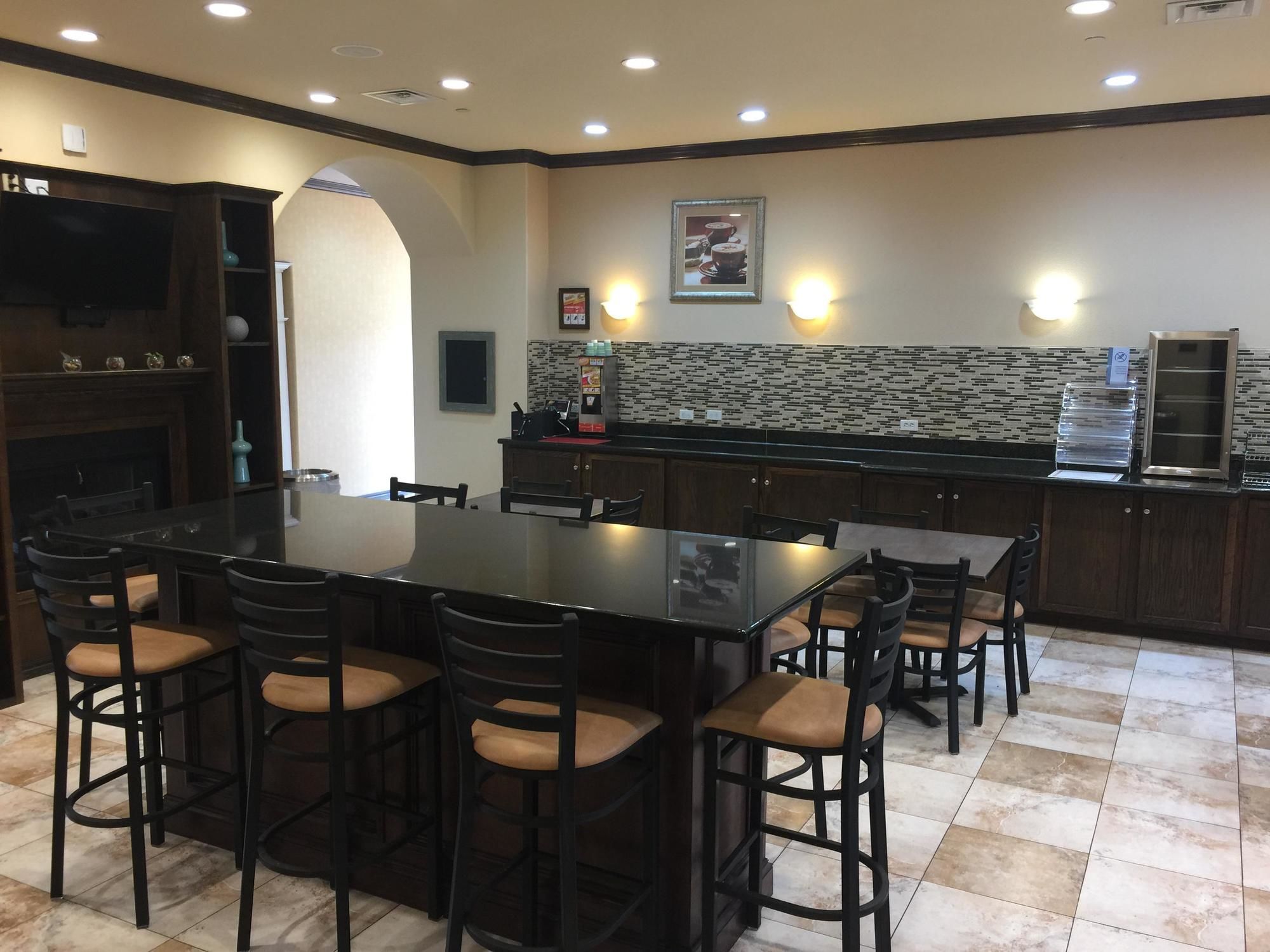 Best Western Red River Inn & Suites