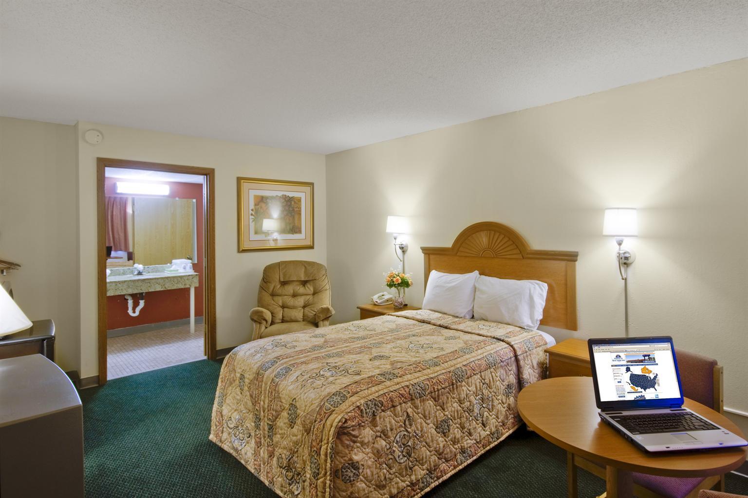 OYO Hotel Tulsa International Airport
