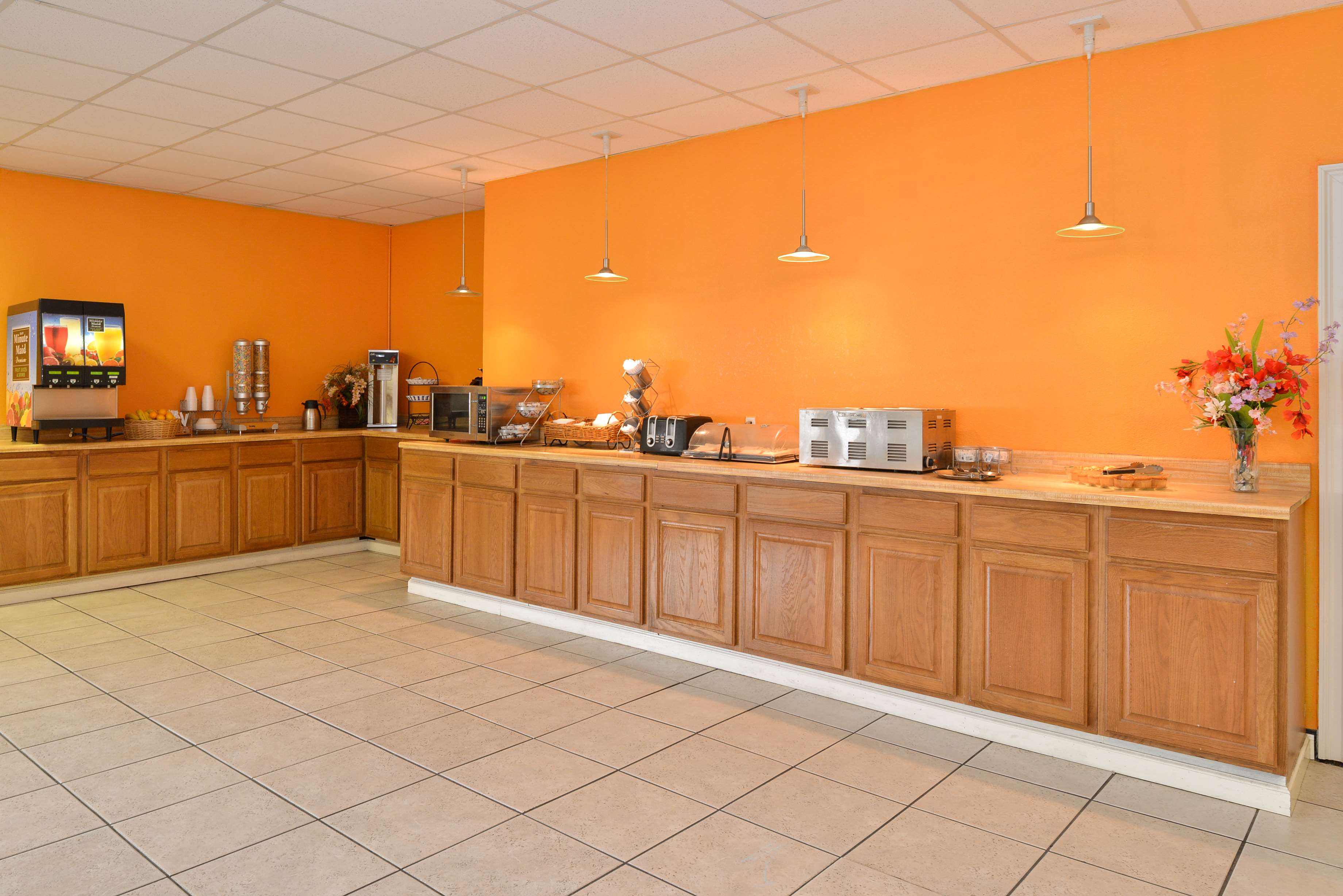 Americas Best Value Inn - Tulsa West (i-44)